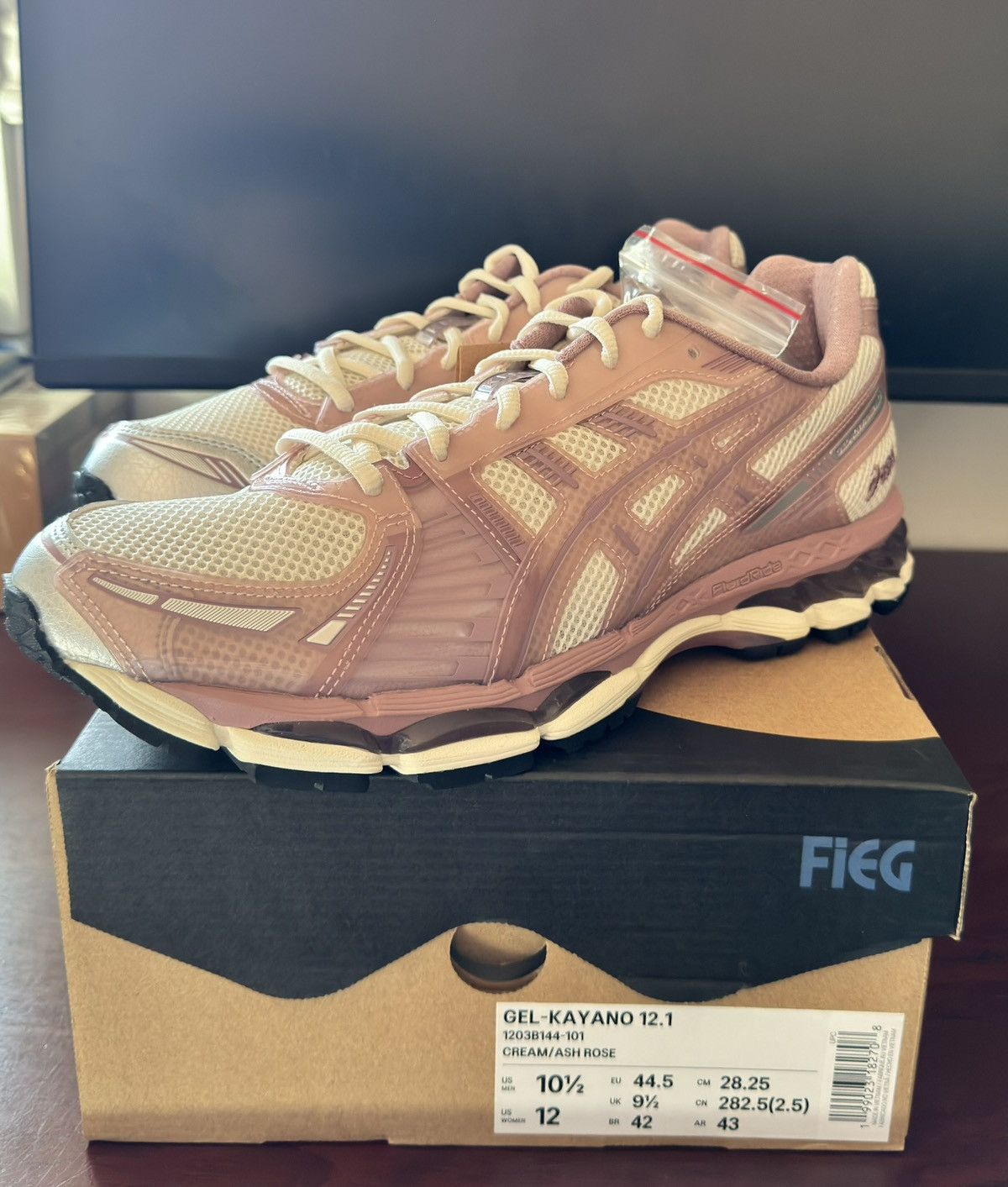 Asics Kith for Asics Loyalty Gel- Kayano 12.1 size 10.5 Quartz Size US 10.5 / EU 43-44 - 5 Thumbnail