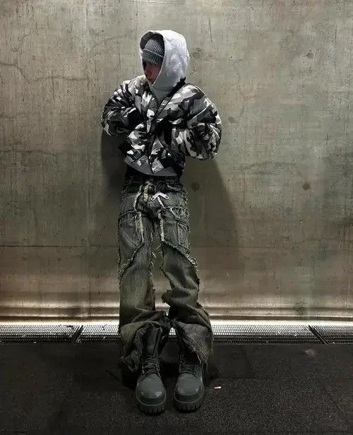Japanese Brand × Jean Vintage Raw Jeans Trousers y2k holes pockets streetwear Size US 32 / EU 48 - 3 Thumbnail