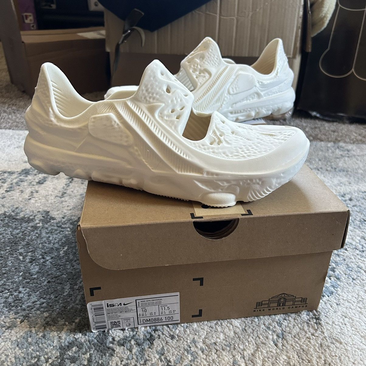 Nike DM0886-100 NiKE iSPA UNiVERSAL CLOG NATURAL WHiTE GORPCORE Size US 10 / EU 43 - 14 Thumbnail