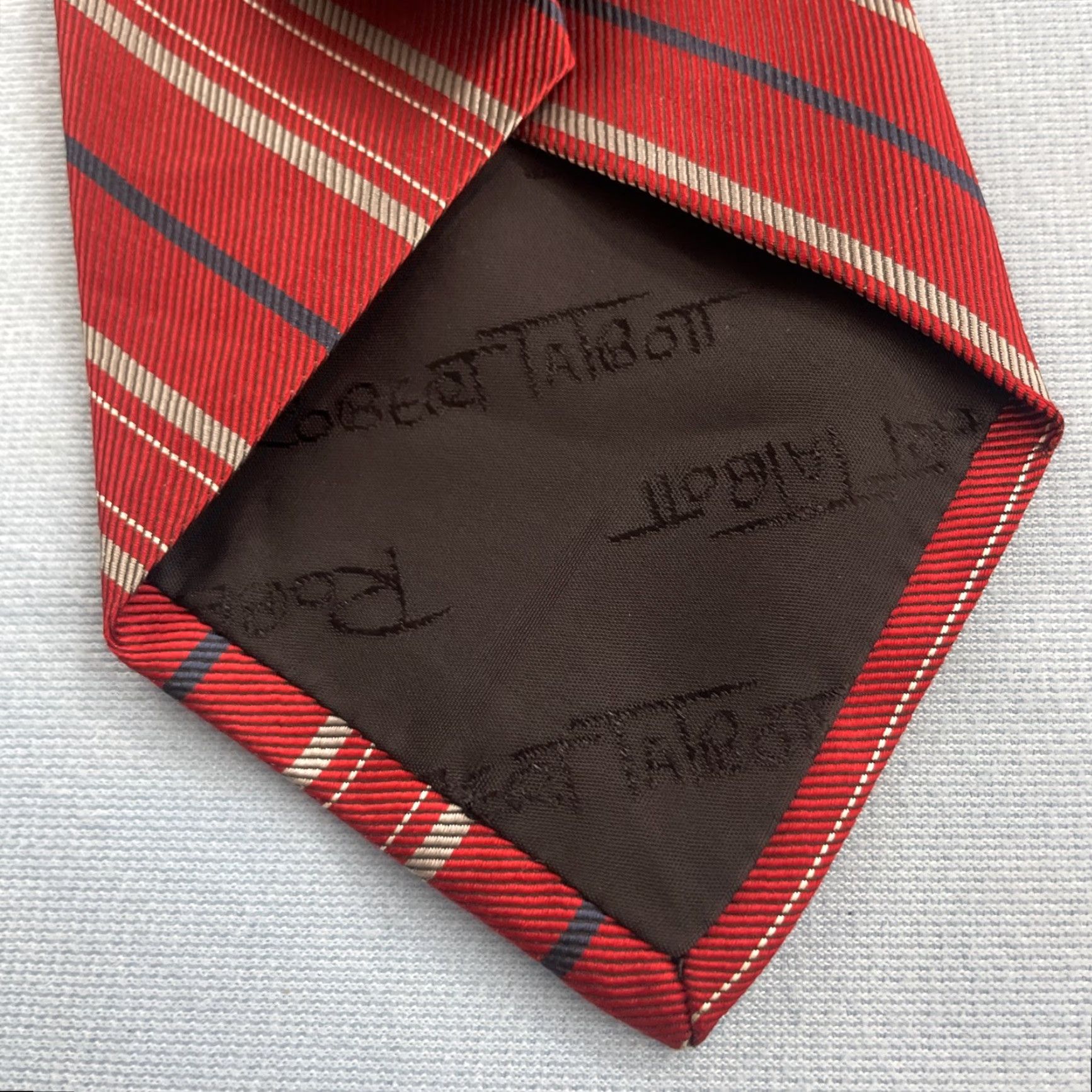 Robert Talbott VINTAGE Robert Talbott Bulluck's Wilshire Silk Repp Tie Red Striped Gray Blue 3.2x56 Neckwear/Necktie Mens Silk Tie Size ONE SIZE - 7 Thumbnail