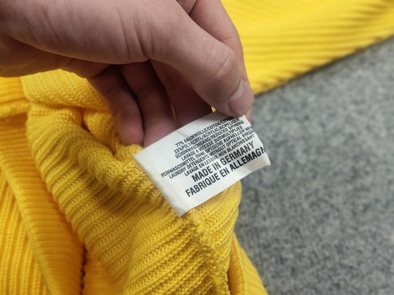 Carlo Colucci Vintage 90's Carlo Colucci Logo Wool Yellow Knit Sweater Size US M / EU 48-50 / 2 - 18 Thumbnail
