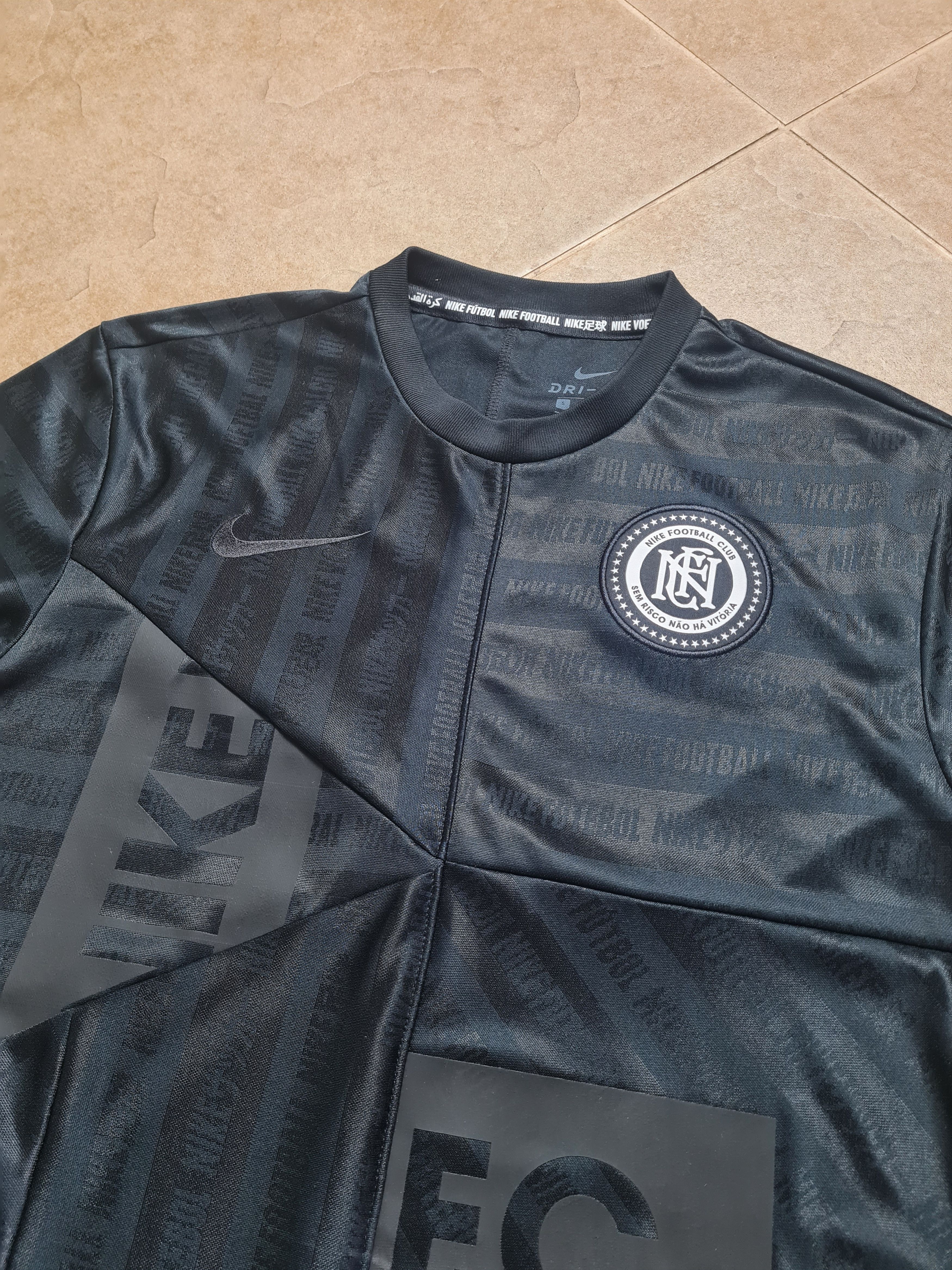 Nike T-shitrs Men’s FC Nike Football Club soccer foootball Jersey Size US S / EU 44-46 / 1 - 2 Thumbnail