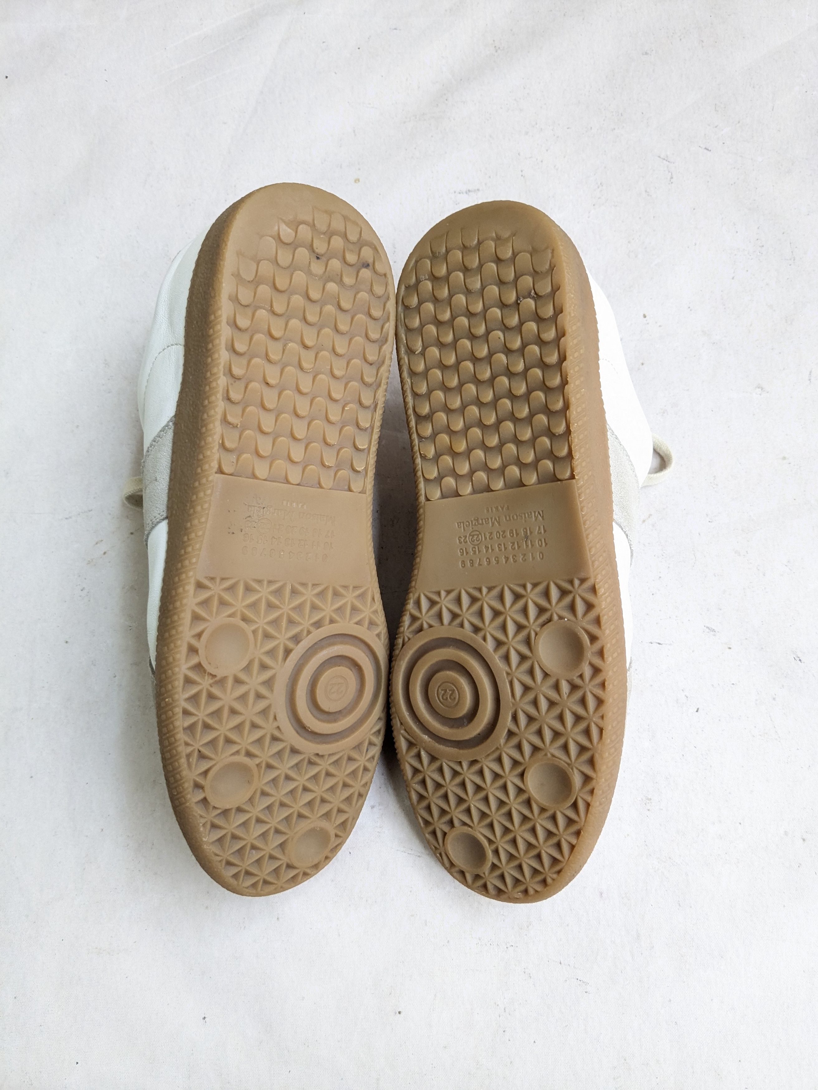 Maison Margiela Maison Margiela GAT Replica White Gray 7 40 Low Suede Size US 7 / EU 40 - 17 Thumbnail