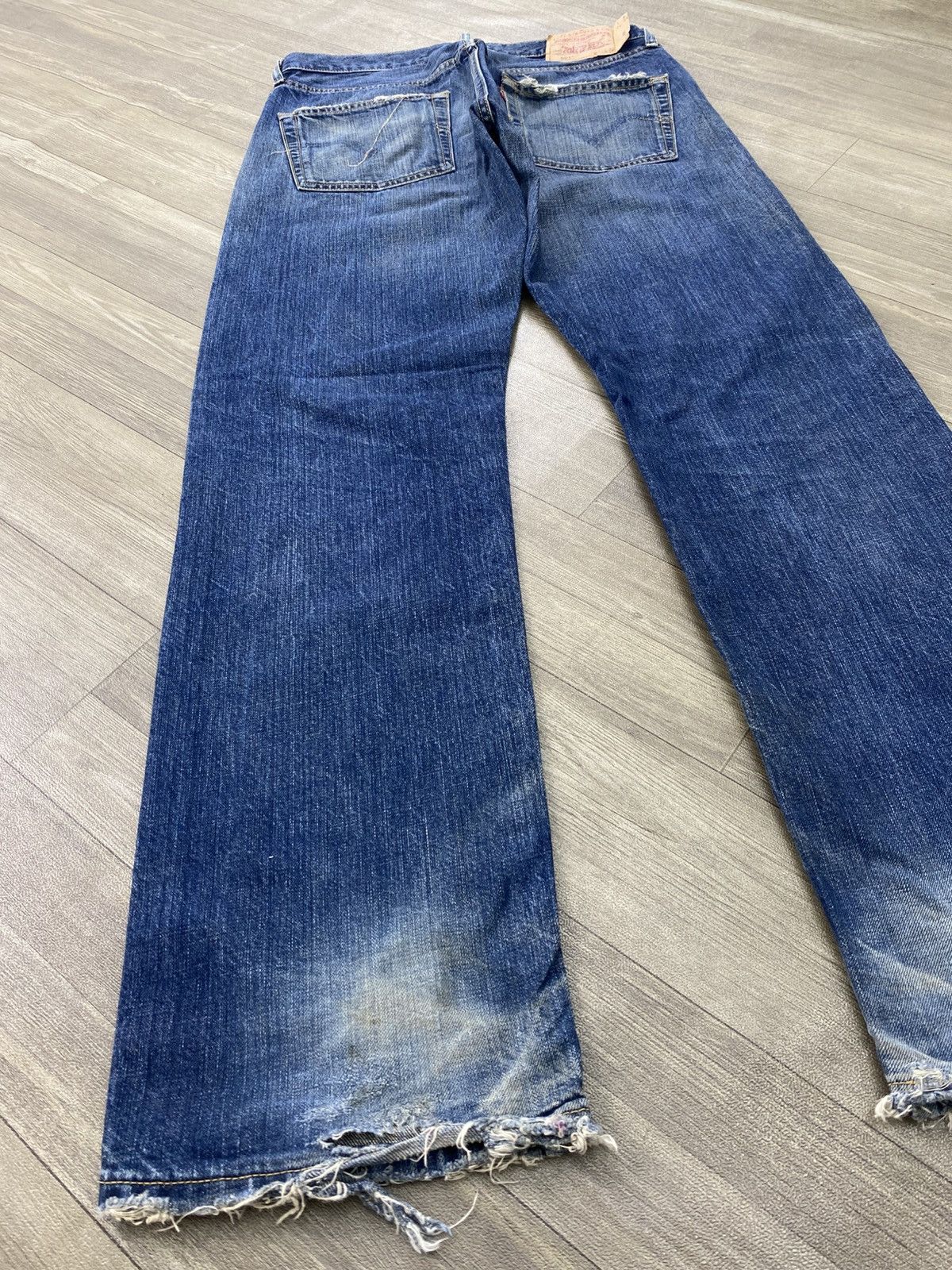 Levi's Vintage Clothing 00s Vintage Levis 501 Distressed Straight 32x33 Faded Jeans Size US 30 / EU 46 - 22 Thumbnail