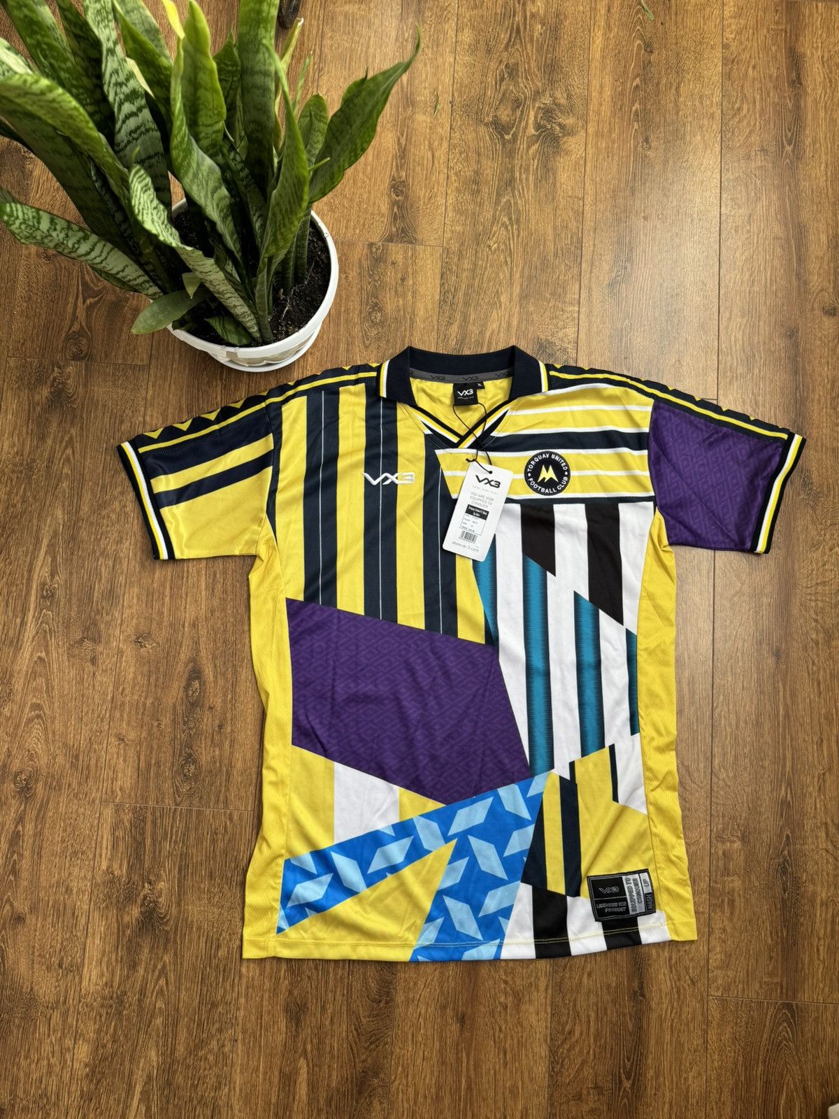 Vintage RETRO Torquay United FC mash up NEW jersey t shirt tee Size US XL / EU 56 / 4 - 1 Thumbnail