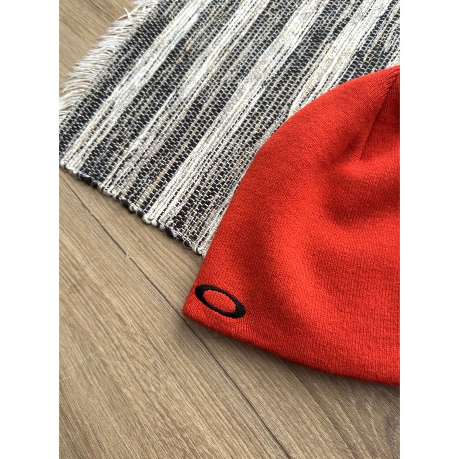 Oakley VINTAGE Oakley Beanie Hat One Size Men Orange Embroidered Logo 90s Streetwear Outdoor Casual Size ONE SIZE - 2 Thumbnail