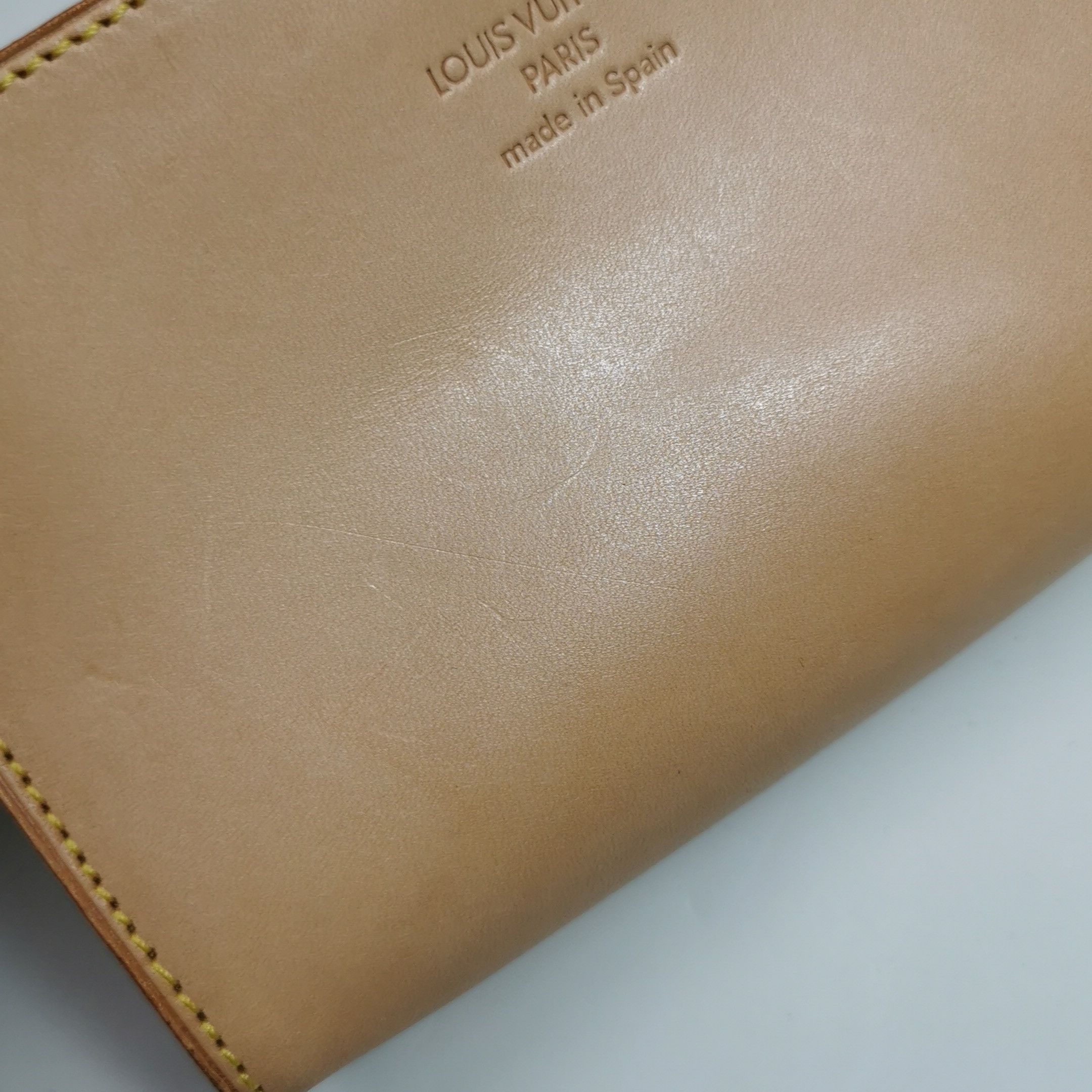 Louis Vuitton Louis Vuitton (LV) Vegetable Tanned Leather Solid Color Let Size ONE SIZE - 8 Thumbnail