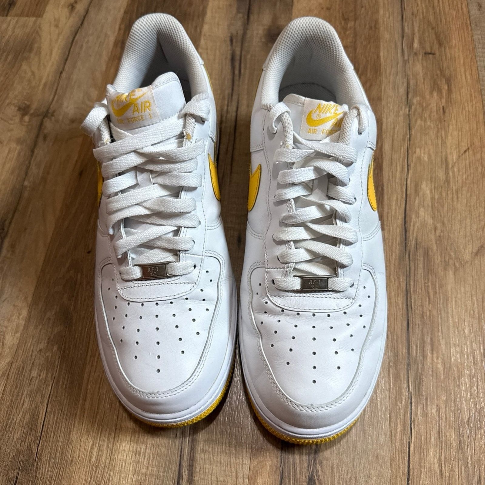 Nike 2009 Nike Air Force 1 White varsity Maize Size US 10.5 / EU 43-44 - 4 Thumbnail