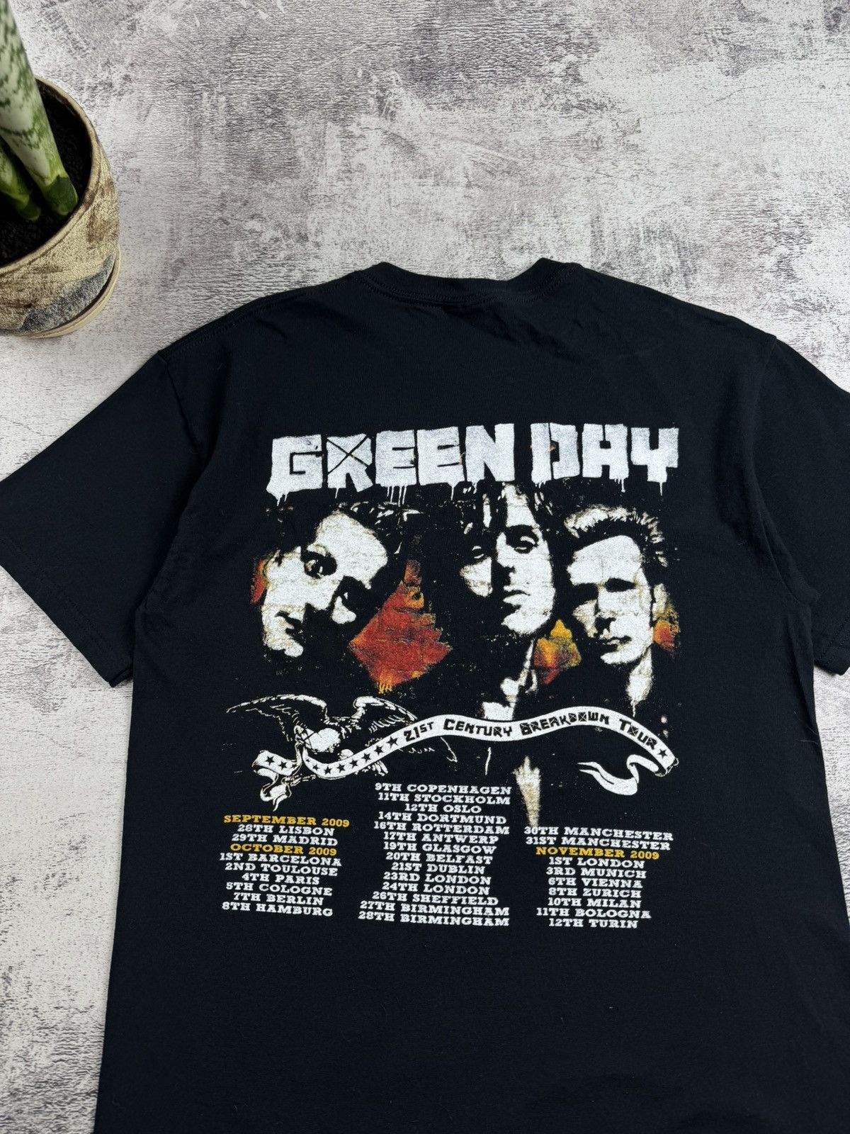Band Tees Green Day 2009 Men’s Metal Rock Tour Rap Faded Merch Devil Band T Shirt Jersey Size US M / EU 48-50 / 2 - 12 Thumbnail