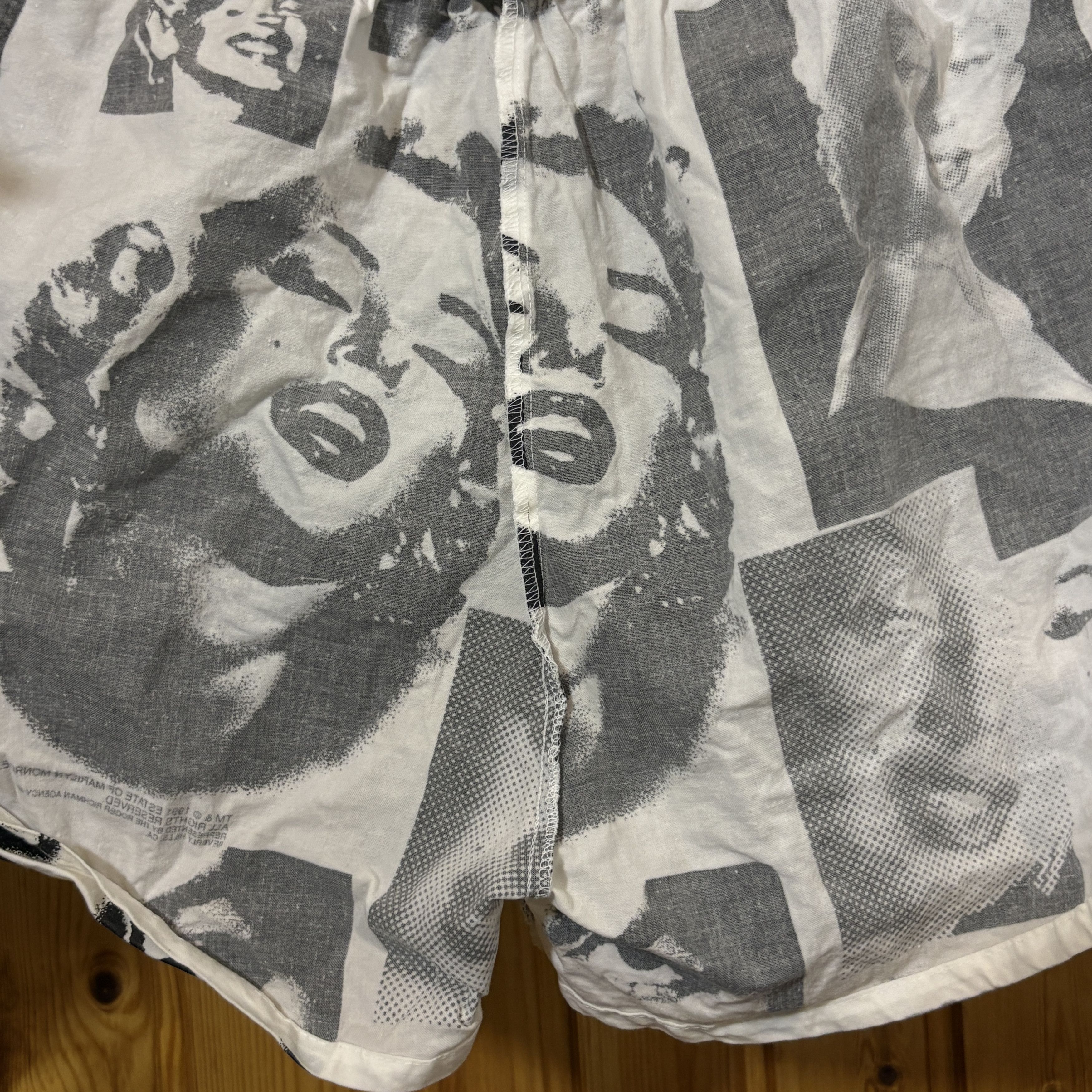 Vintage Vintage 1991 Marilyn Monroe All Over Print Boxer Shirts Size 36 - 20 Thumbnail