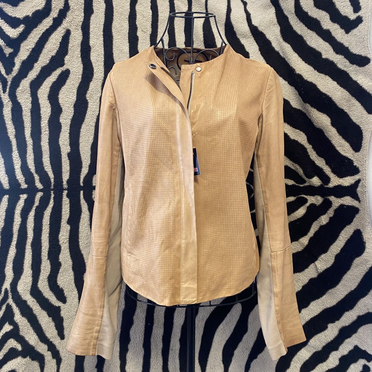 Vintage Vintage beige leather jacket Size S / US 4 / IT 40 - 2 Thumbnail