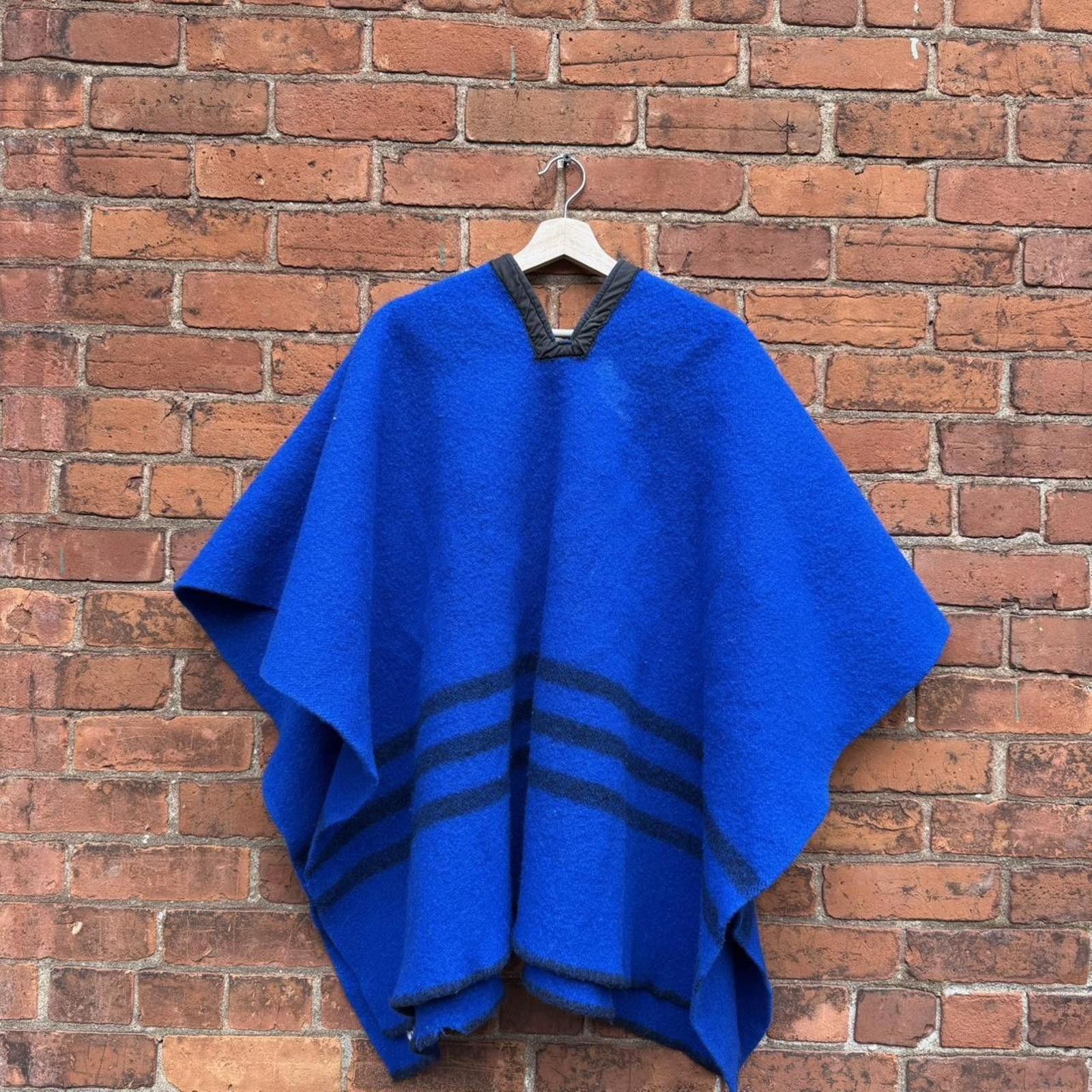 Other Vintage topsy farms Amherst Island wool poncho 80s OS Size US M / EU 48-50 / 2 - 3 Thumbnail