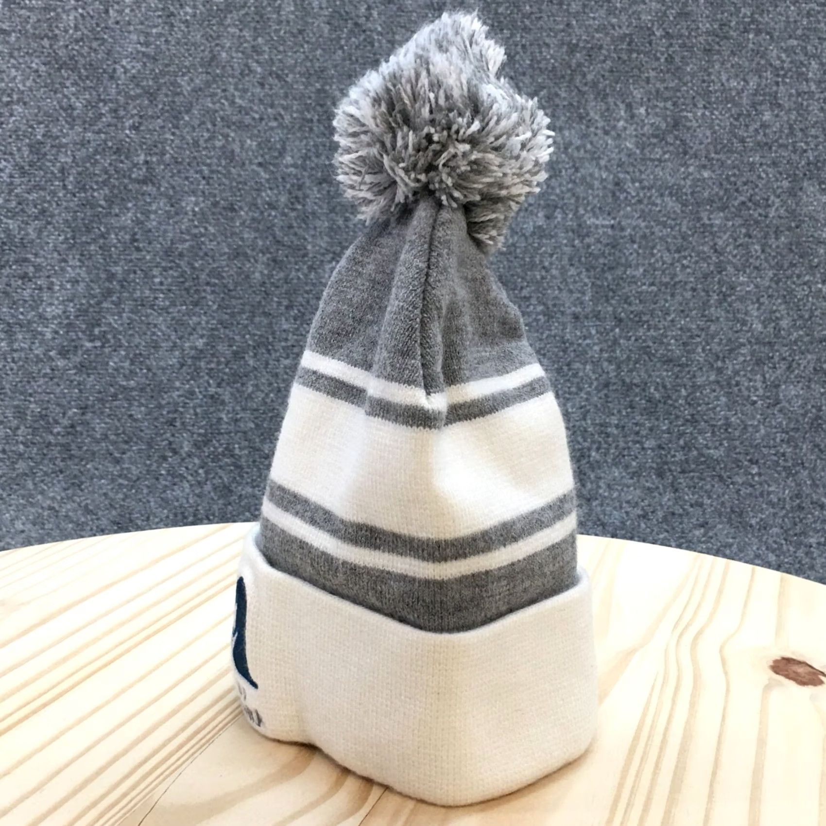 Minnetonka Cap America Beanie Hat Mens One Size Gray White City Of Minnetonka Embroidered Logo Size ONE SIZE - 5 Thumbnail