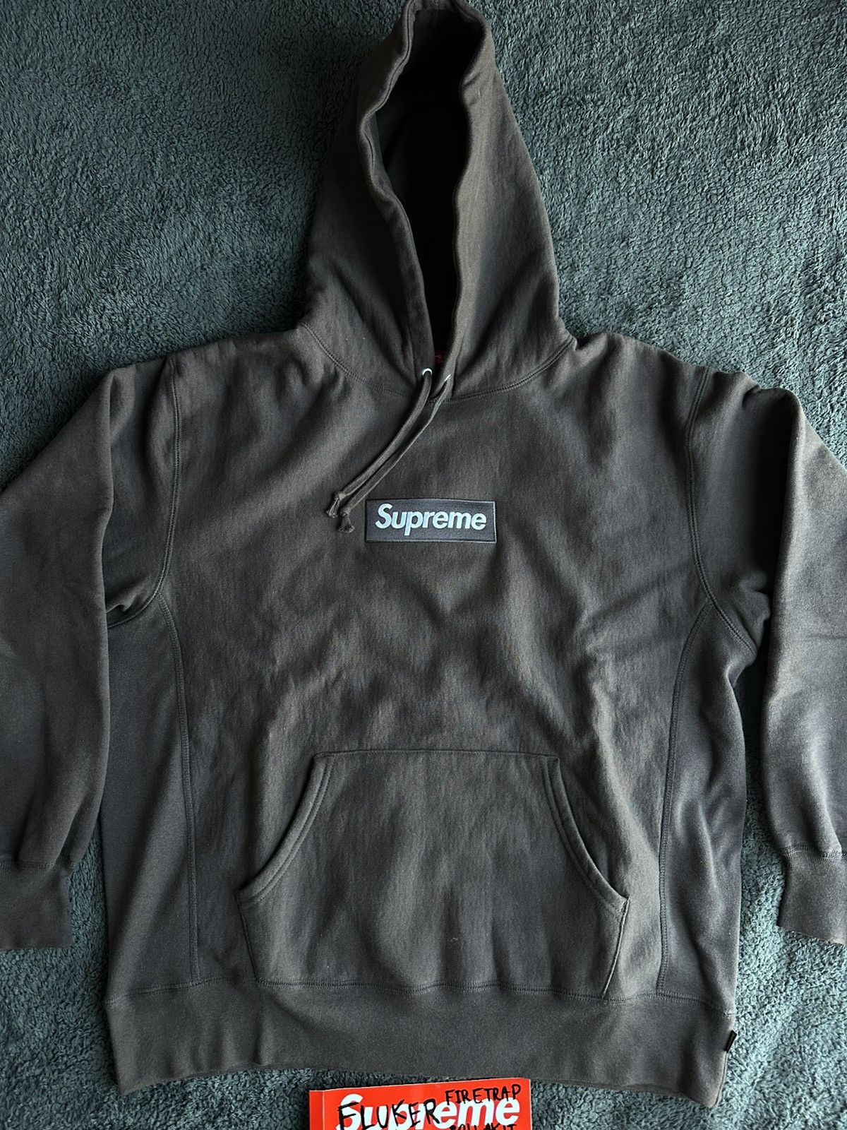 Supreme Supreme Brown Bogo 2021 Hoodie used 9/10 XL Size US XL / EU 56 / 4 - 1 Thumbnail