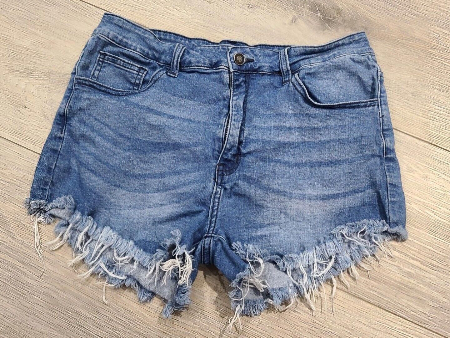 Fashion Nova Fashion Nova Jean Shorts 13 Festival stretch high rise Size 30" / US 8 / IT 44 - 1 Thumbnail