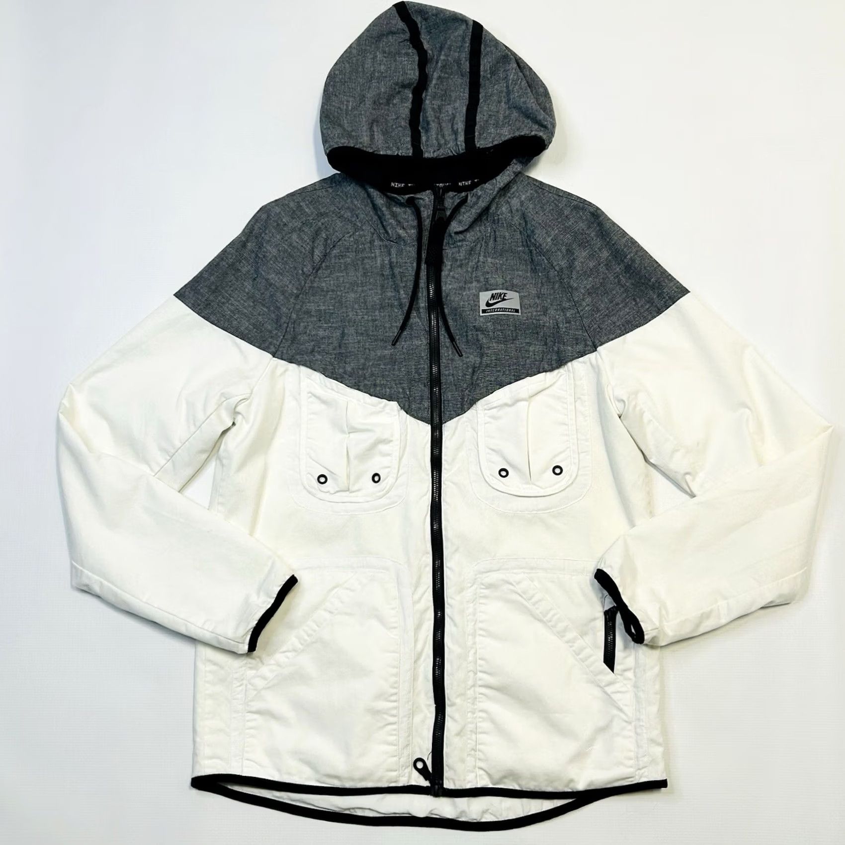 Nike VINTAGE Nike Cargo Windrunner Jacket Mens S Black White RARE Size US S / EU 44-46 / 1 - 3 Thumbnail