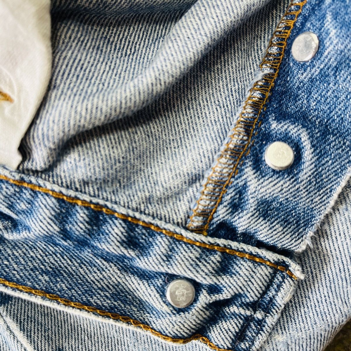 Levi's Vintage Clothing Distressed Levis 501 Vintage Denim Jeans Size US 30 / EU 46 - 20 Thumbnail