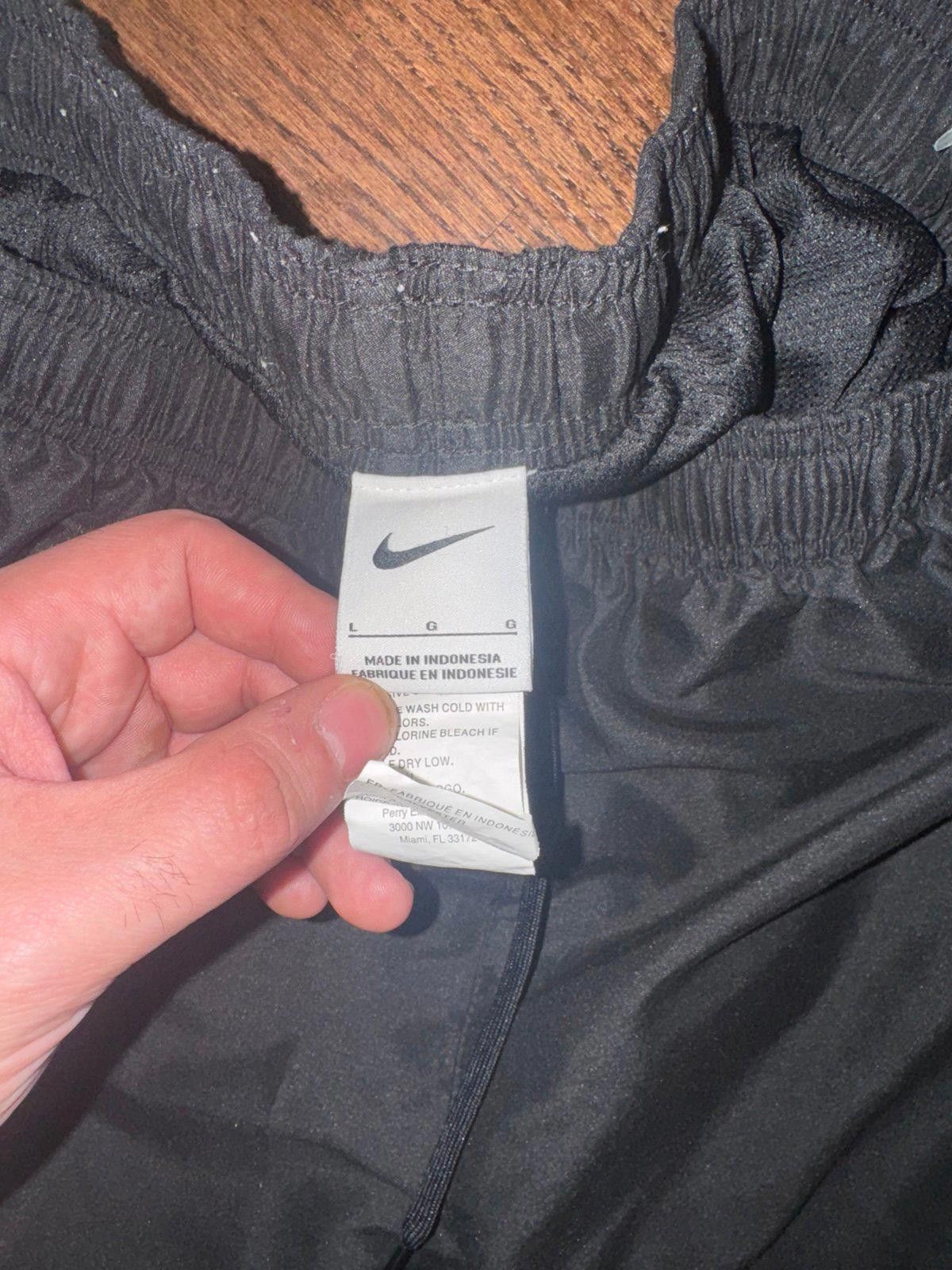 Nike VTG Y2K Nike Black Athletic Shorts Dri-Fit Rare Sz L Size US 34 / EU 50 - 6 Thumbnail