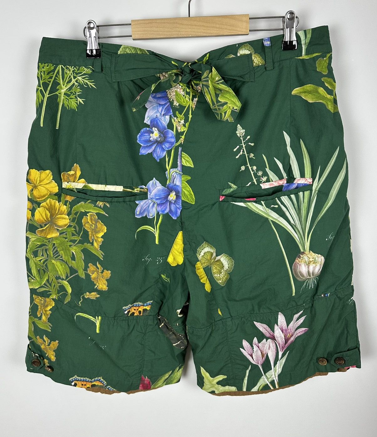 Aleksandr Manamis ALEKSANDR MANAMIS Unisex PANTS Bridges Shorts floral Size US 34 / EU 50 - 12 Thumbnail