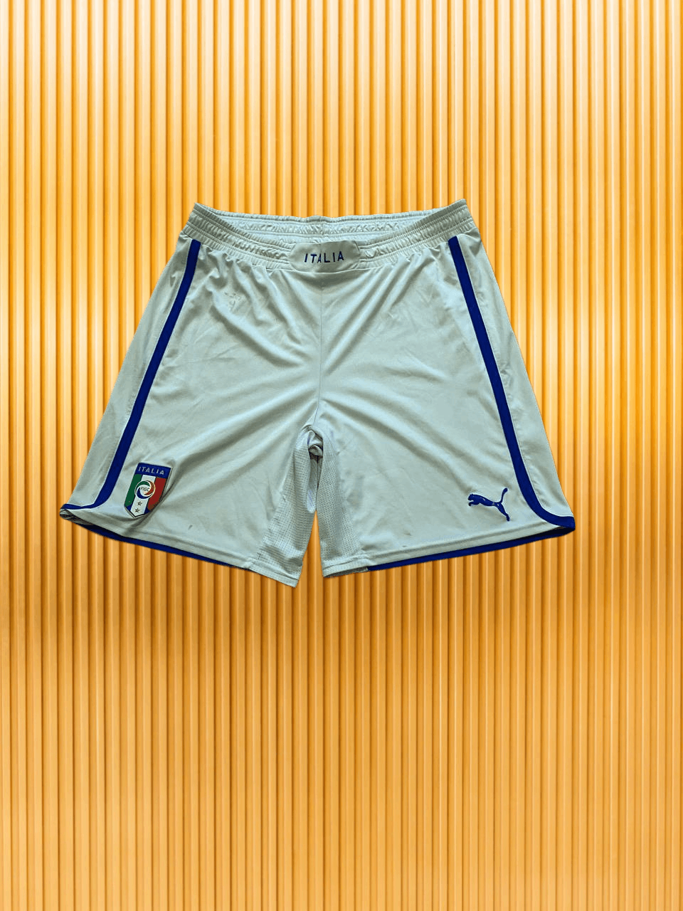 Puma Y2K Vintage Puma shorts logo white Size US 34 / EU 50 - 1 Thumbnail