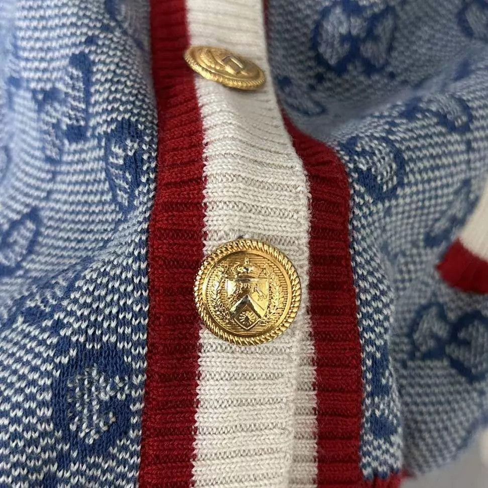 Gucci GUCCI blue all over logo gold button cardigan S Size S / US 4 / IT 40 - 5 Thumbnail