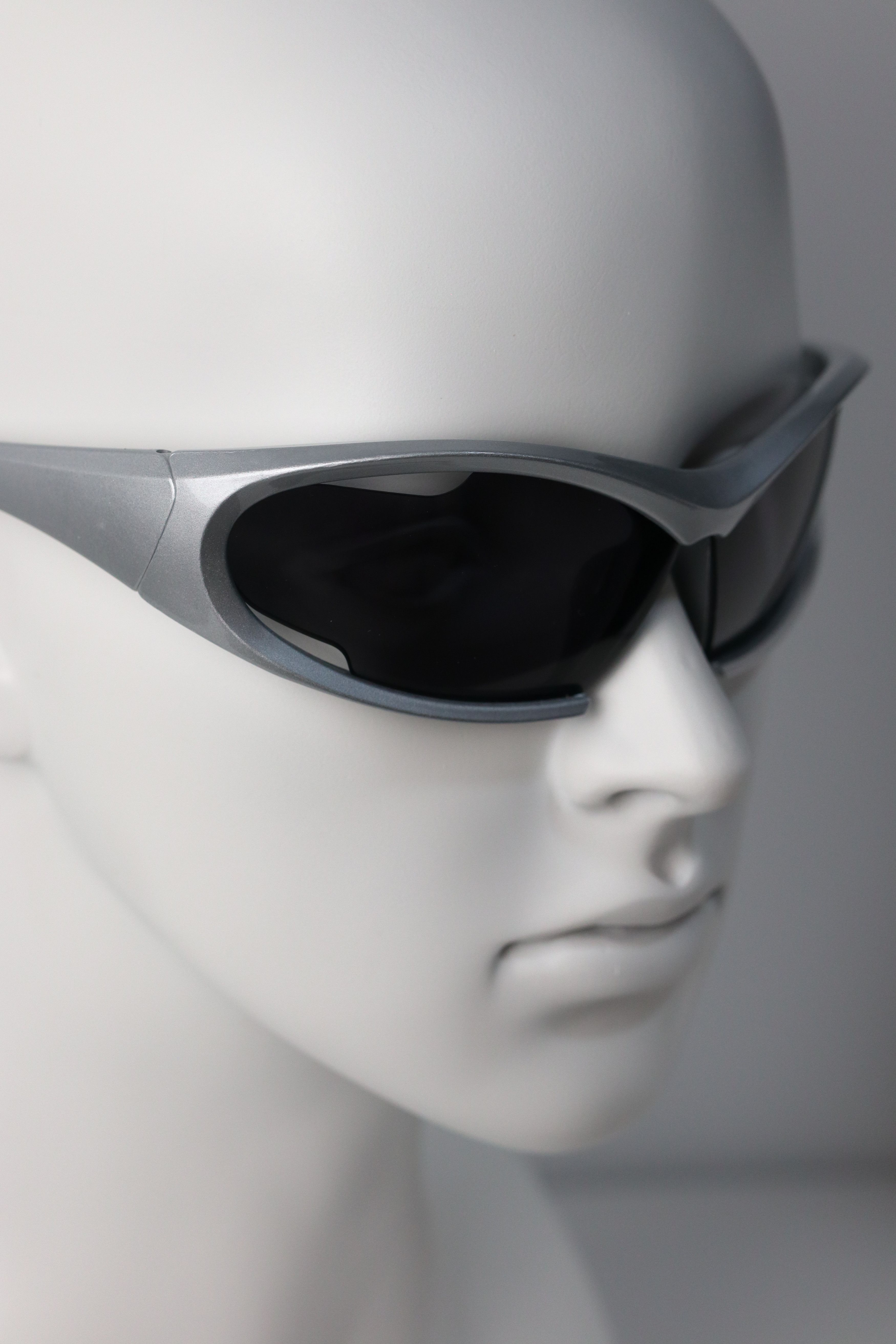 Japanese Brand Y2k Avant Garde Futuristic Silver Sunglasses Unisex OS Size ONE SIZE - 6 Thumbnail