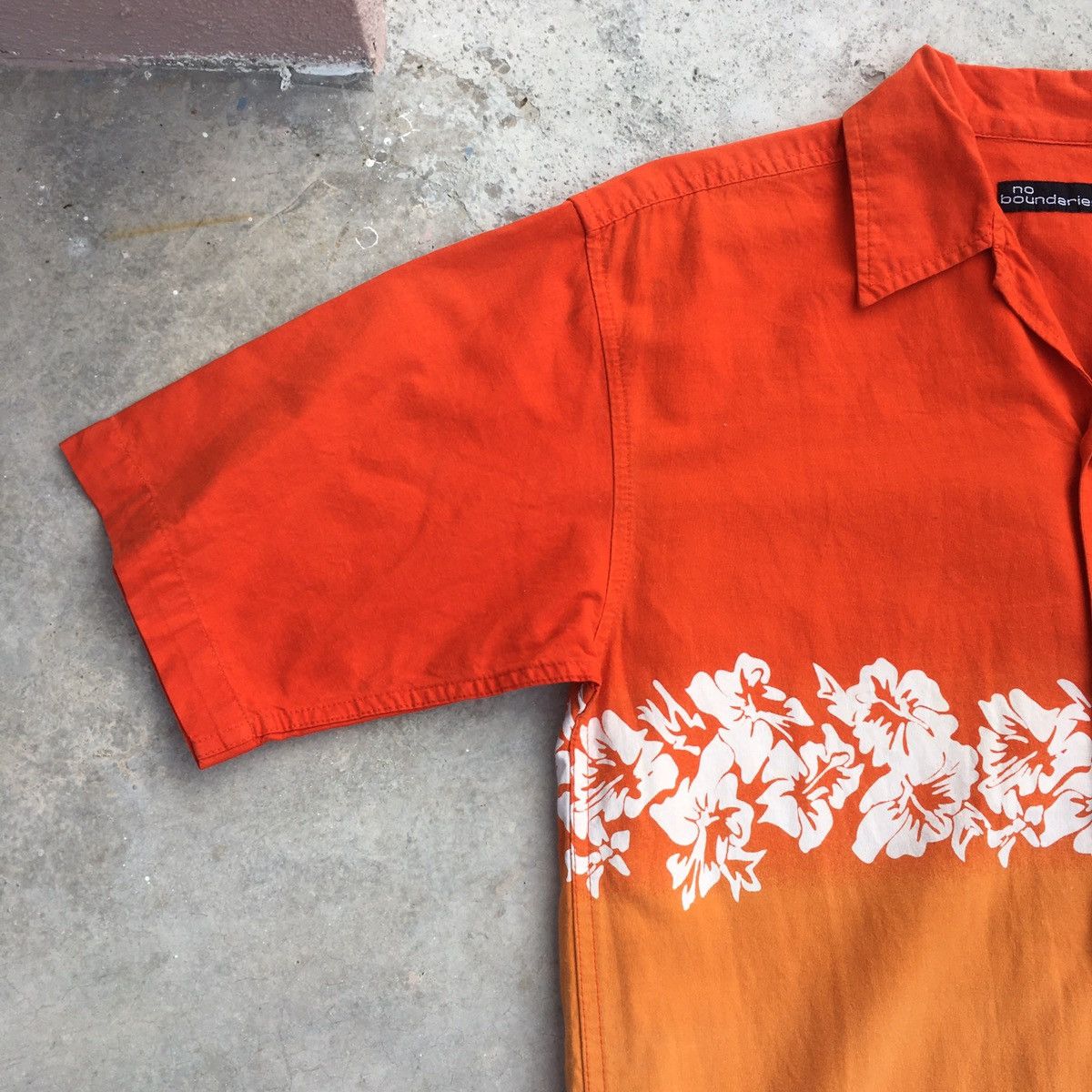 Vintage Vintage No Boundaries Hawaiian Shirt Size US M / EU 48-50 / 2 - 4 Thumbnail