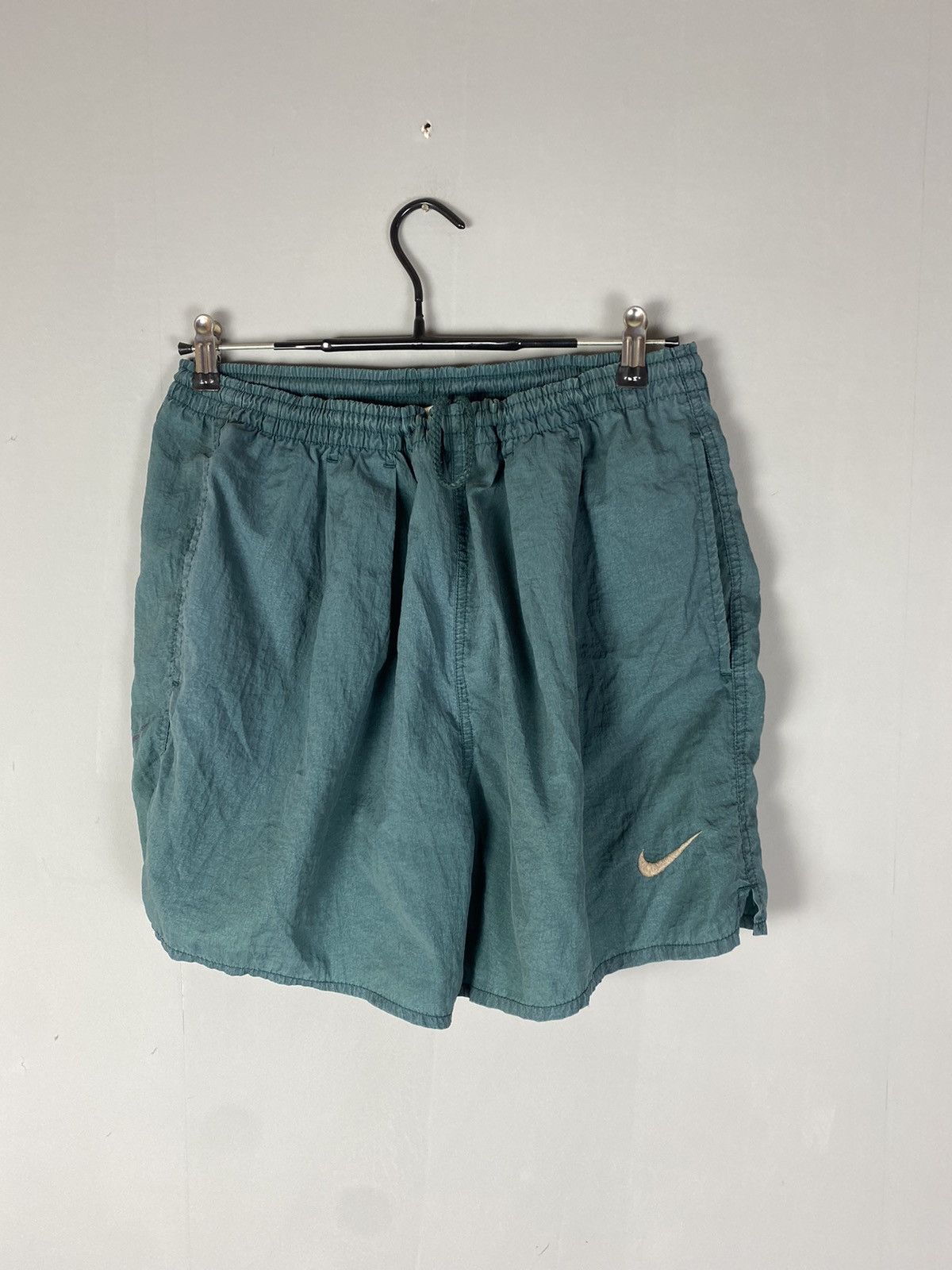 Nike Vintage 90s Nike big logo shorts Size US 32 / EU 48 - 4 Thumbnail