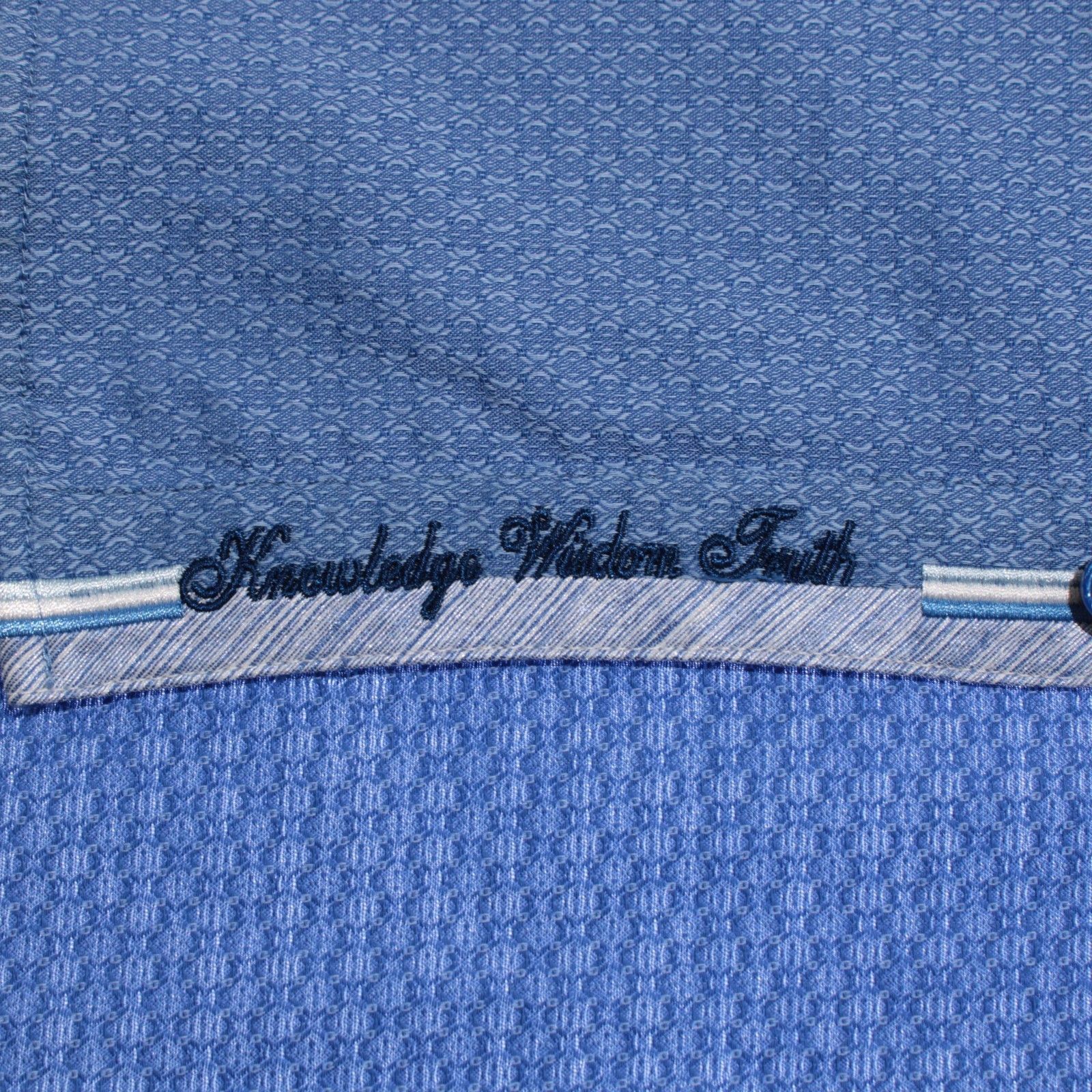 Robert Graham Robert Graham New with tags Shirt Size M US In Blue Size US M / EU 48-50 / 2 - 7 Thumbnail