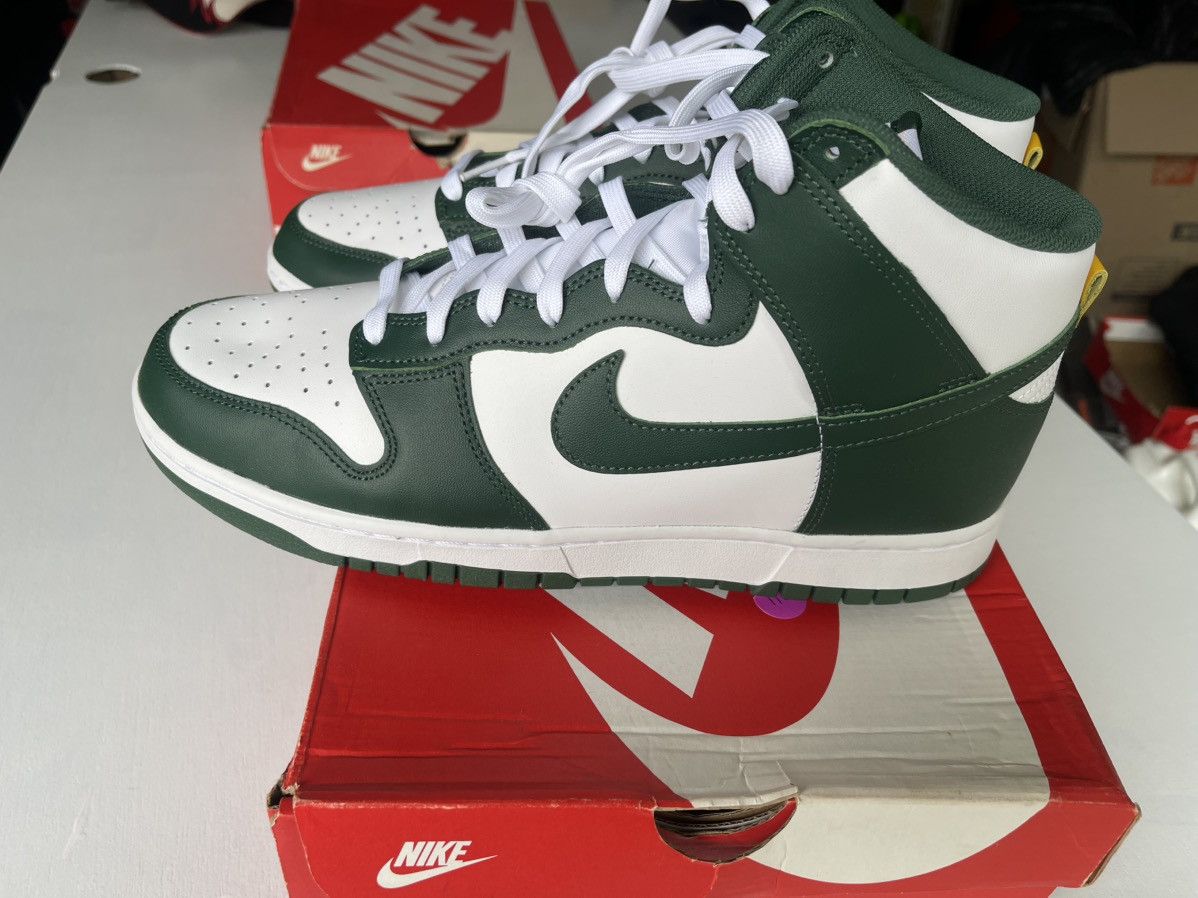 Nike Nike Dunk Green says Australia Size US 12 / EU 45 - 6 Thumbnail