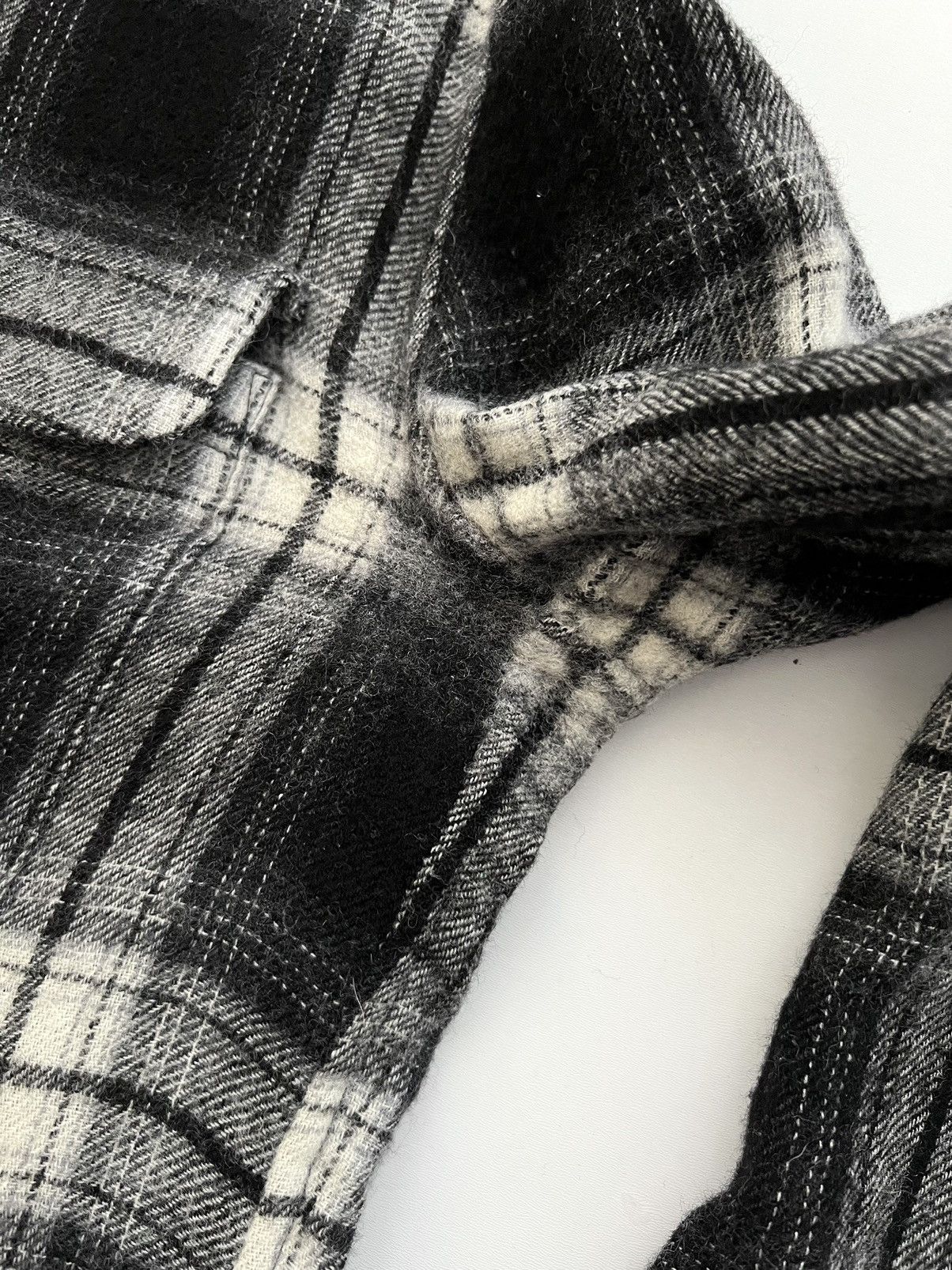20471120 🔥SAMPLE Attachment Kazuyuki Kumagai Cashmere Grunge Shirt Size US S / EU 44-46 / 1 - 17 Thumbnail