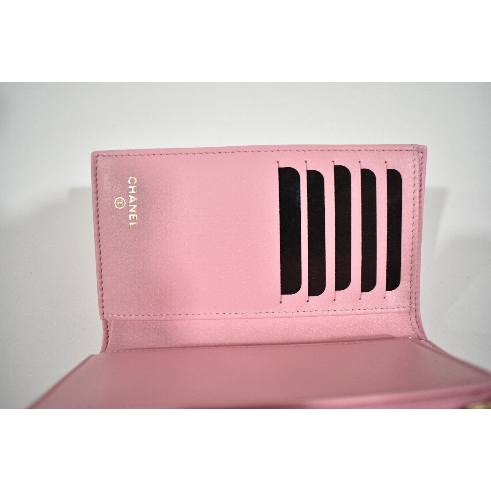 Chanel Chanel Quilted Classic Zipped Snap Button Medium Wallet Size ONE SIZE - 11 Thumbnail