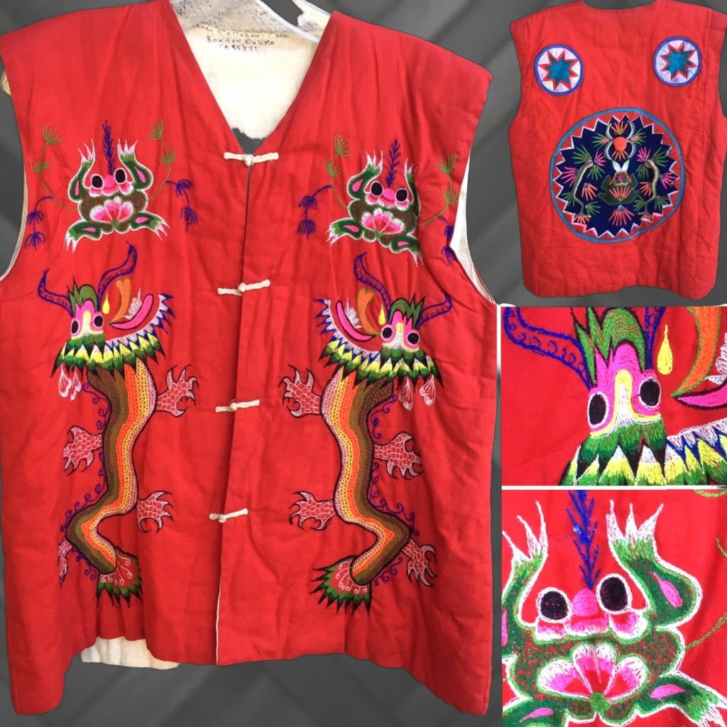 Vintage VINTAGE Embroidered Asian Vest Dragon Frog Chinese M/L Red Vest Size M / US 6-8 / IT 42-44 - 1 Thumbnail