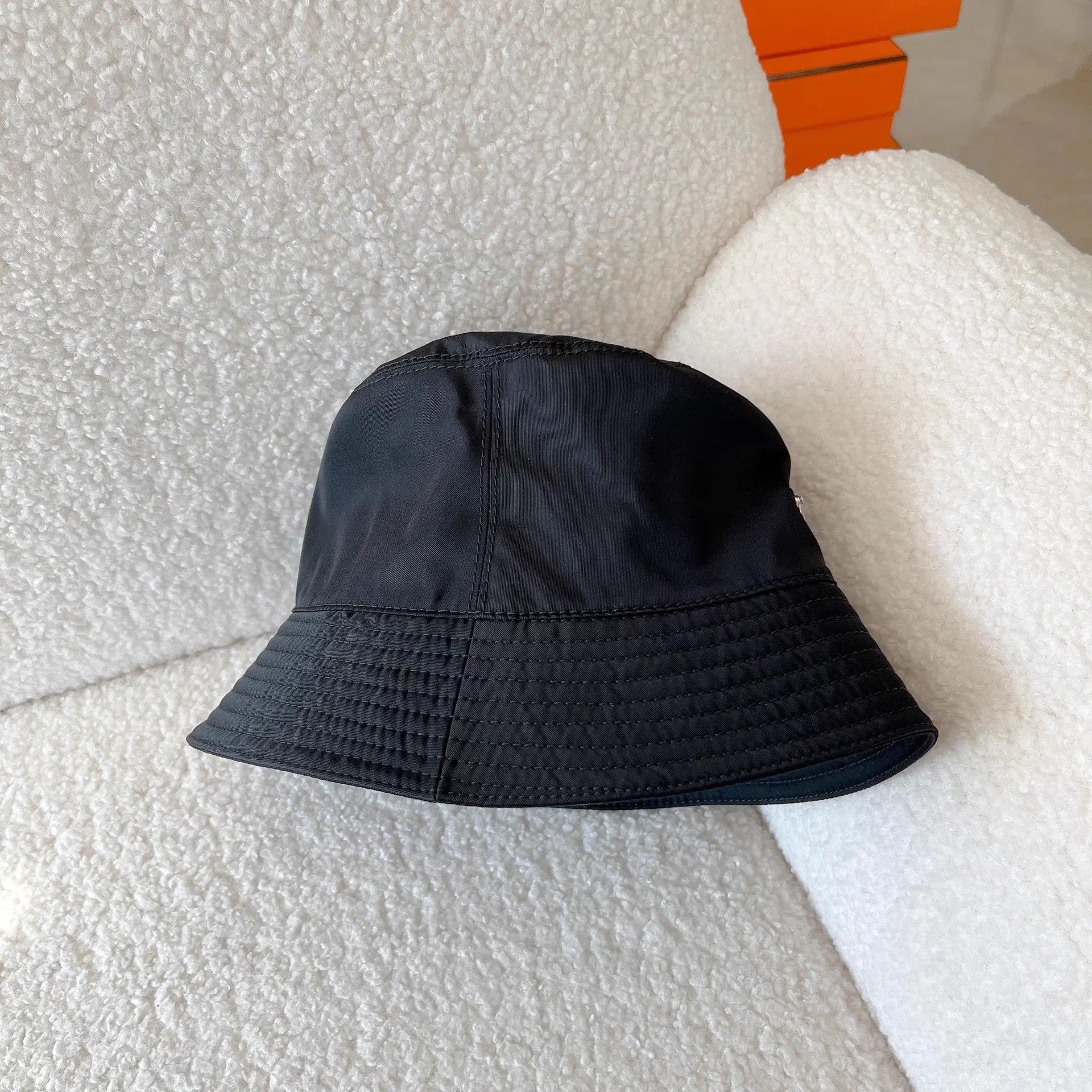 Prada Prada Triangle Logo Black Bucket Hat M Size ONE SIZE - 4 Thumbnail