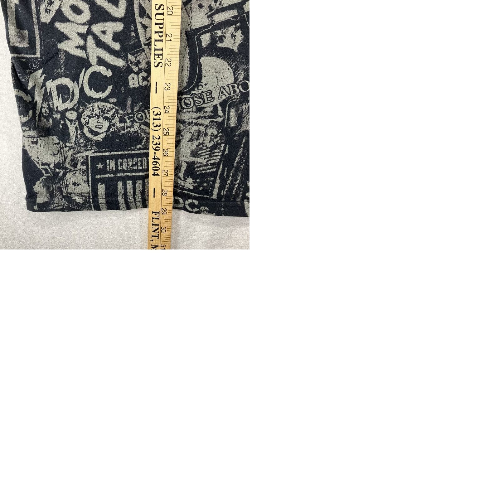Vintage AC/DC T Shirt Mens 2XL Black Short Sleeve Crew Neck Graphic Print All Over Print 70s Vibes Retro Music Shirt Mens Size US XXL / EU 58 / 5 - 10 Thumbnail