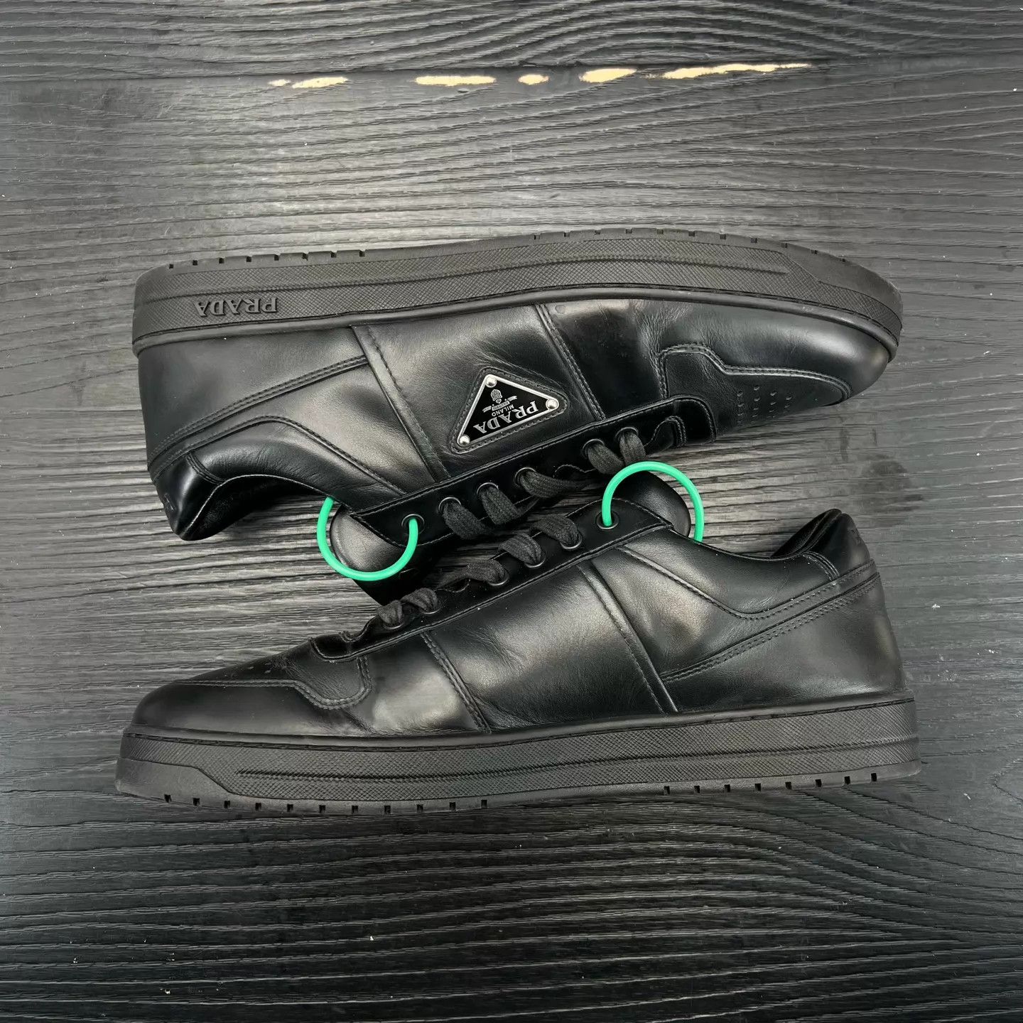 Prada PRADA Downtown Black 8/42 Like New Size US 8 / EU 41 - 2 Thumbnail