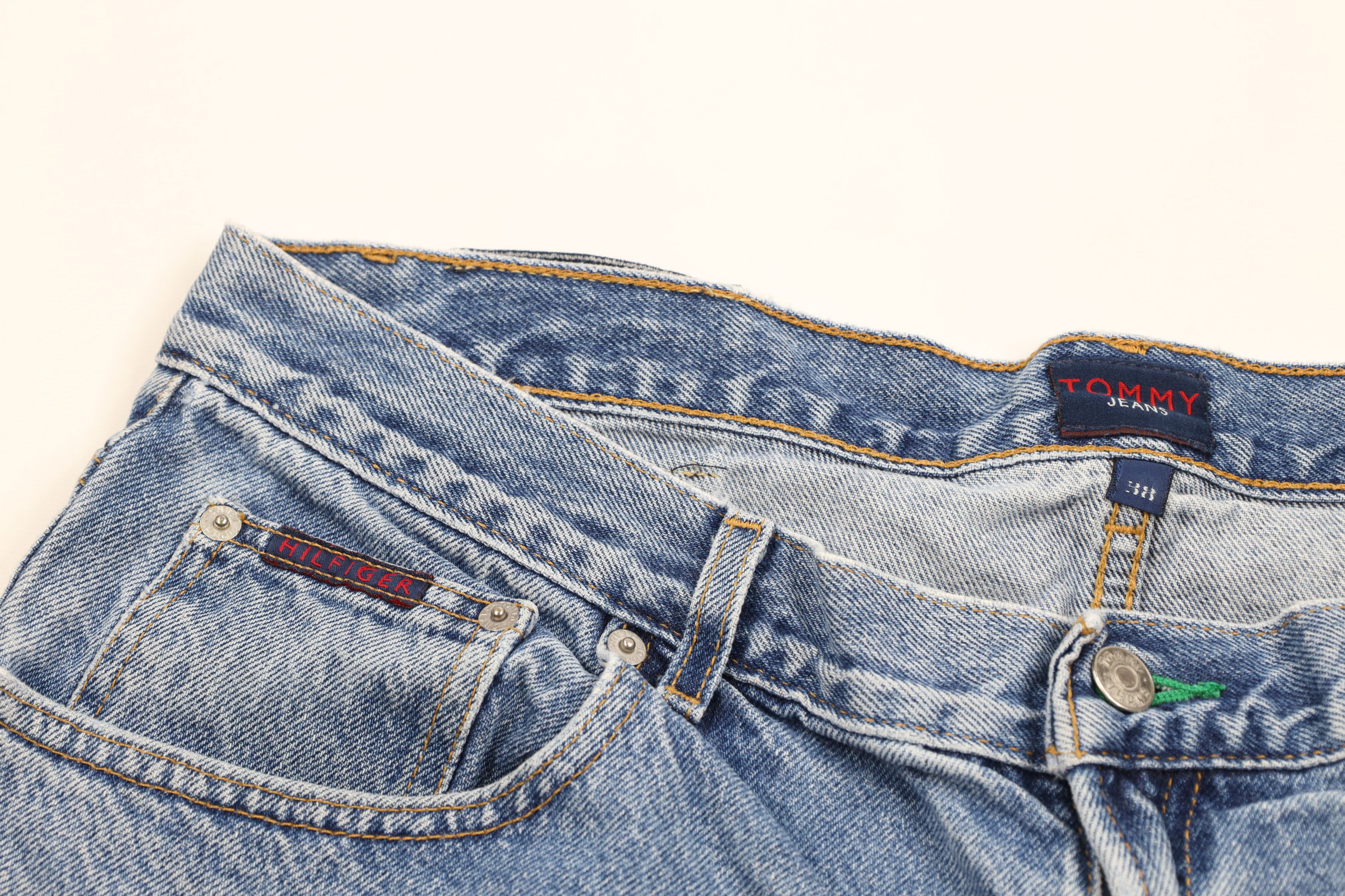 Tommy Hilfiger × Vintage Vintage 90s Tommy Hilfiger Baggy Fit Denim Jean Shorts Jorts Size US 38 / EU 54 - 5 Thumbnail
