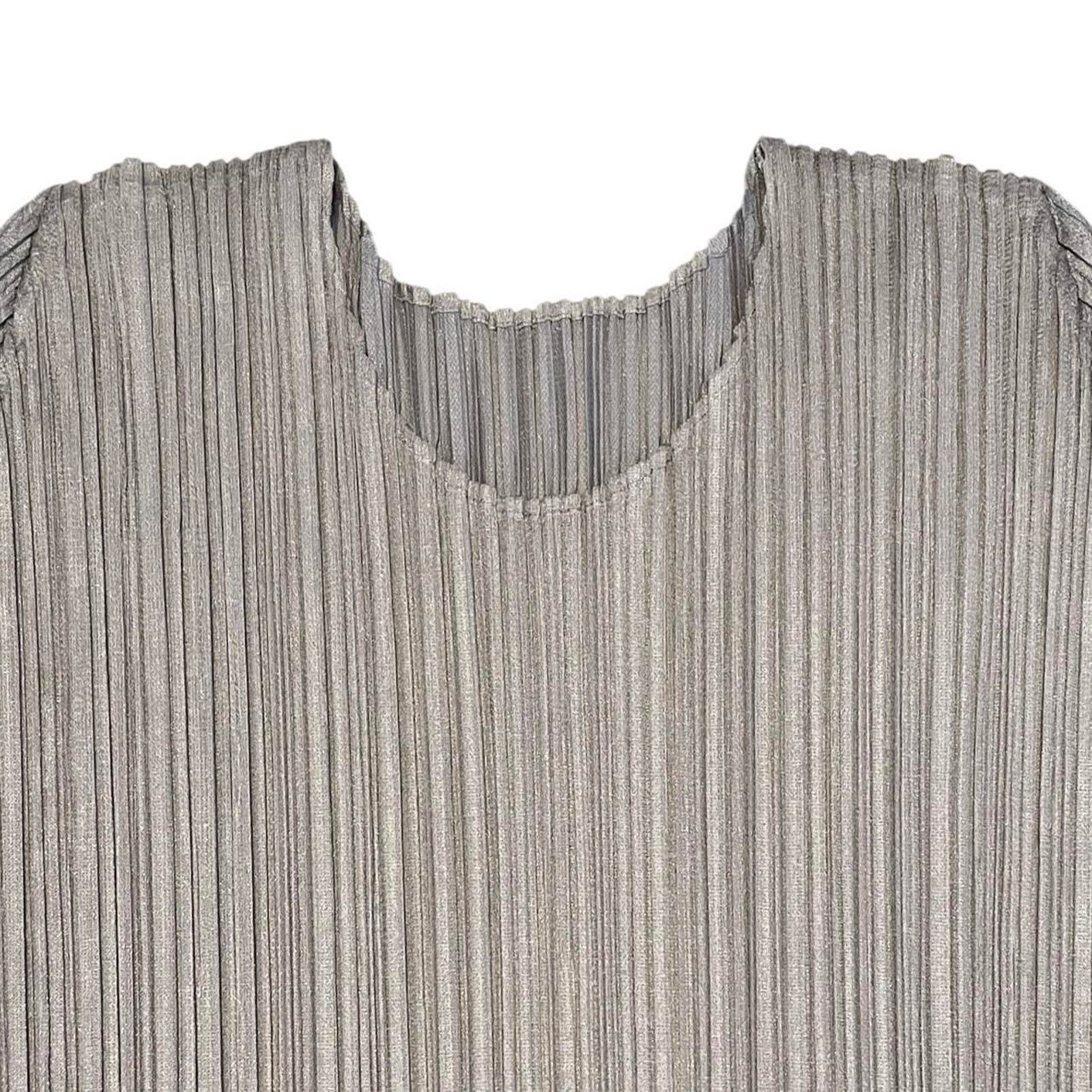 Issey Miyake NWOT PLEATS PLEASE ISSEY MIYAKE Gray Basics T-shirt Size 3 Size S / US 4 / IT 40 - 4 Thumbnail