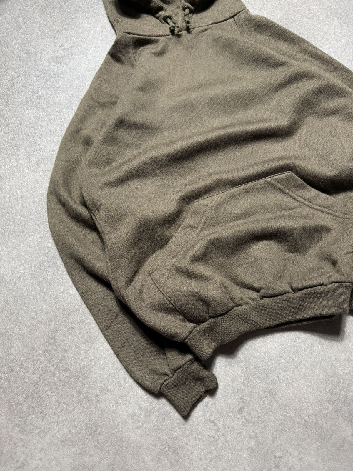 Vintage Boxy Cropped Fit Hoodie Unisex Made in italy streetwear Size US S / EU 44-46 / 1 - 2 Thumbnail