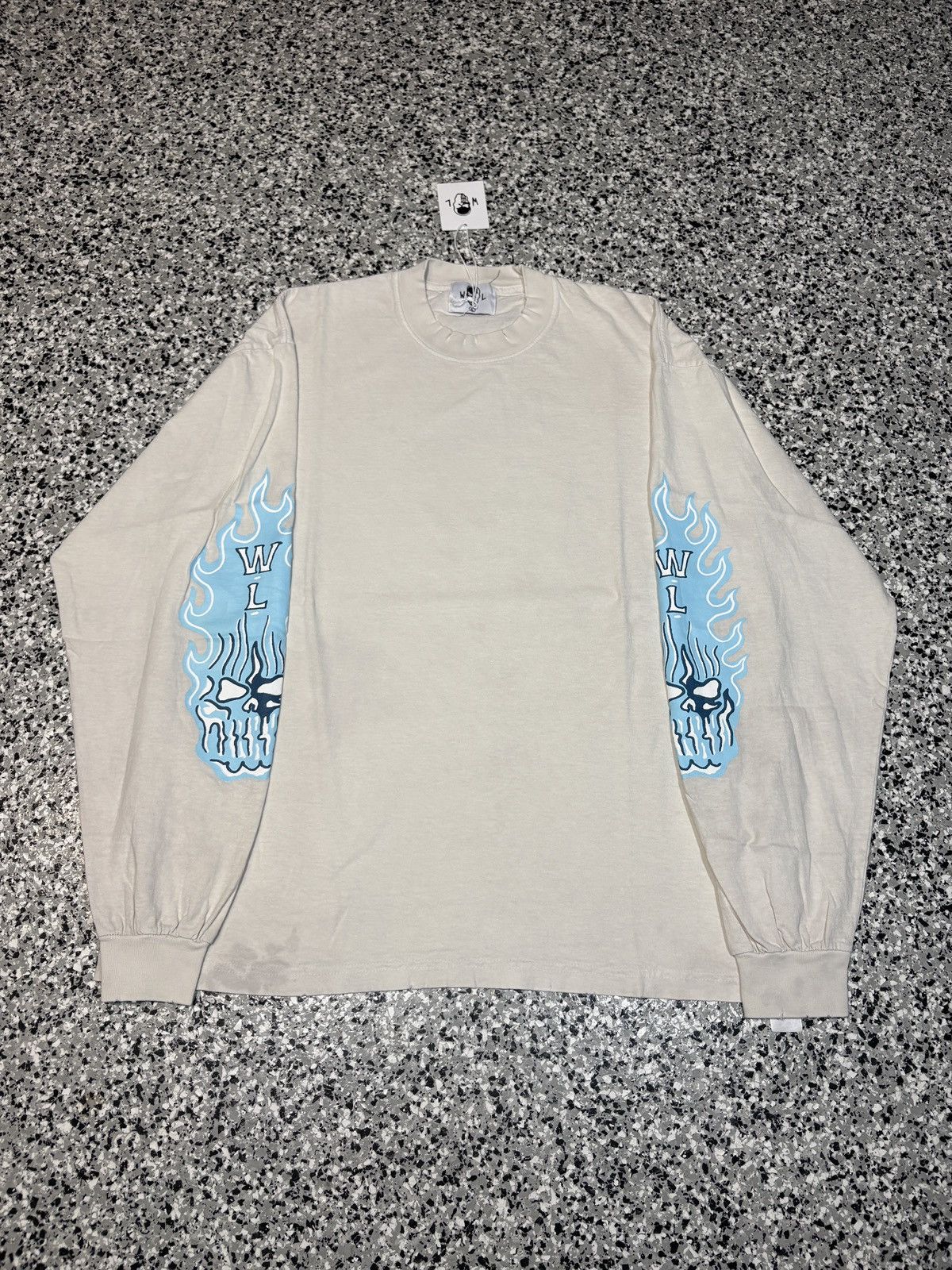 Warren Lotas 2022 Warren Lotas Signature “FLAMED SKULLS” L/S Shirt Size L Size US L / EU 52-54 / 3 - 1 Thumbnail
