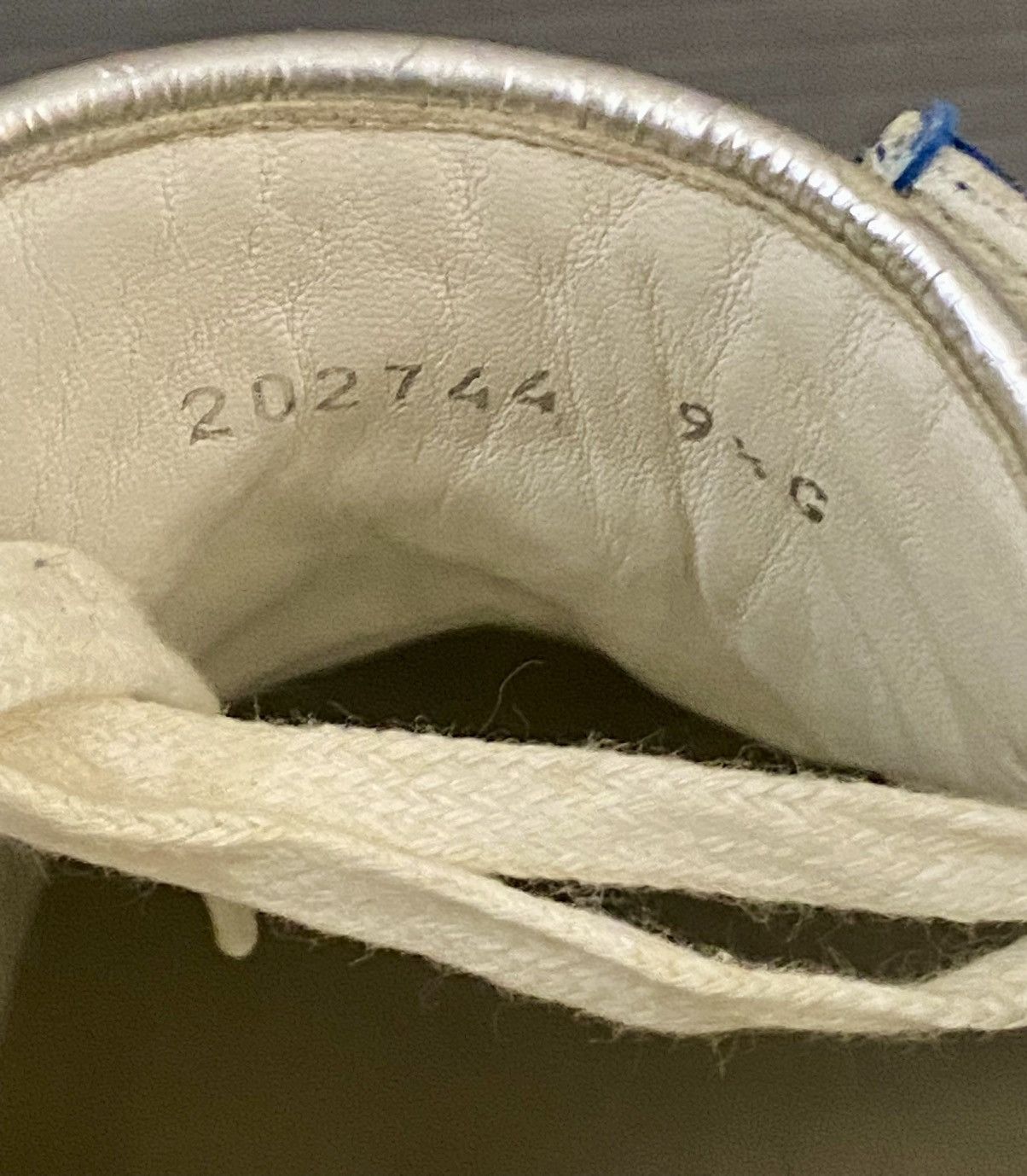 Gucci Gucci 🇮🇹 x Tom Ford white blue suede GG sneaker 9.5uk VINTAGE Size US 10.5 / EU 43-44 - 15 Thumbnail
