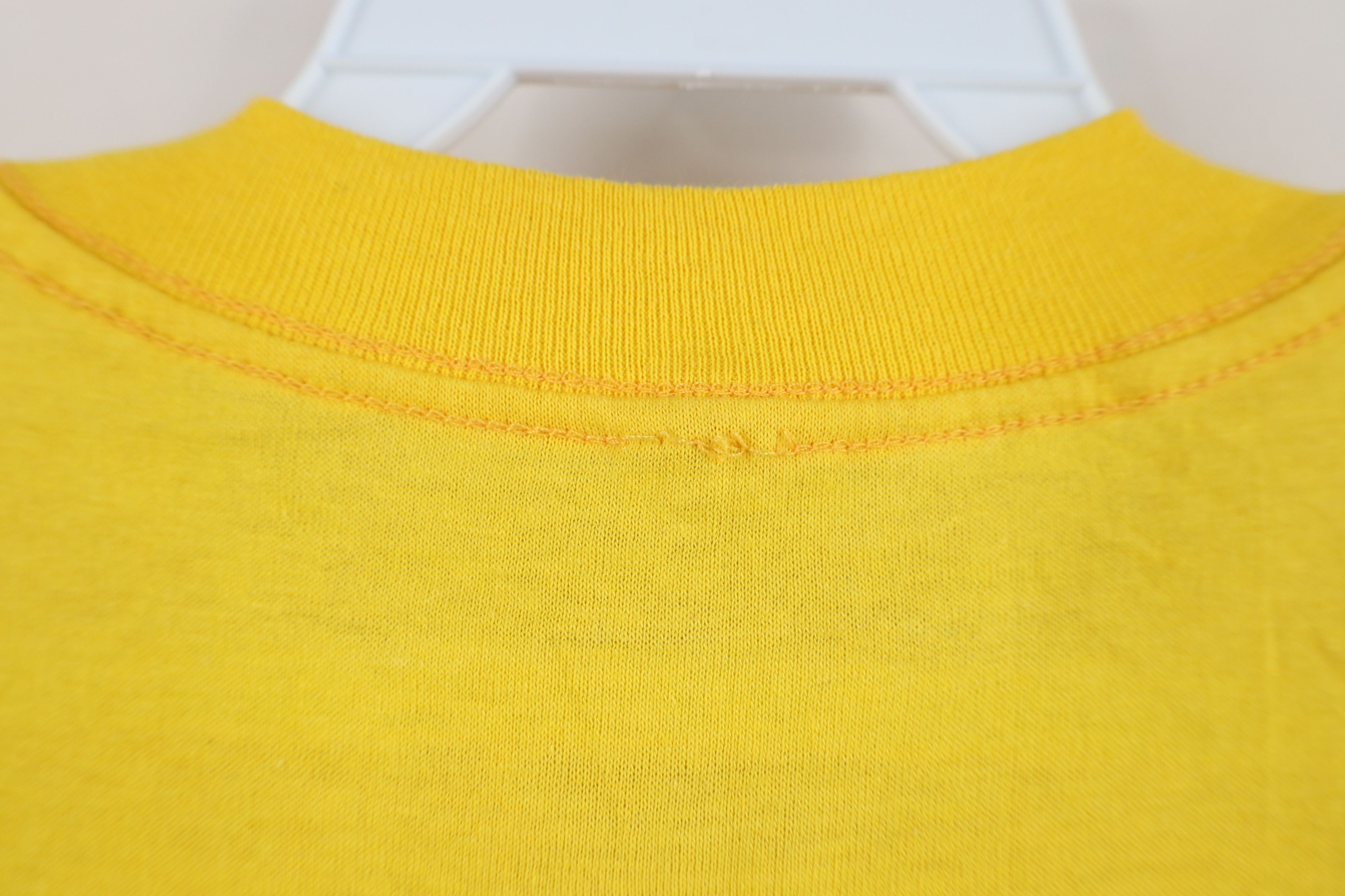 Vintage Vintage 70s Streetwear Beach Sunset Bird T-Shirt Yellow USA Size US M / EU 48-50 / 2 - 10 Thumbnail