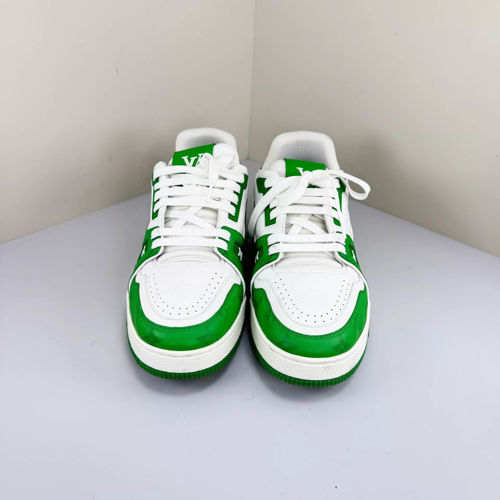Louis Vuitton LV White Green Embossed Monogram Trainer 98new 7US Size US 7 / IT 37 - 2 Thumbnail