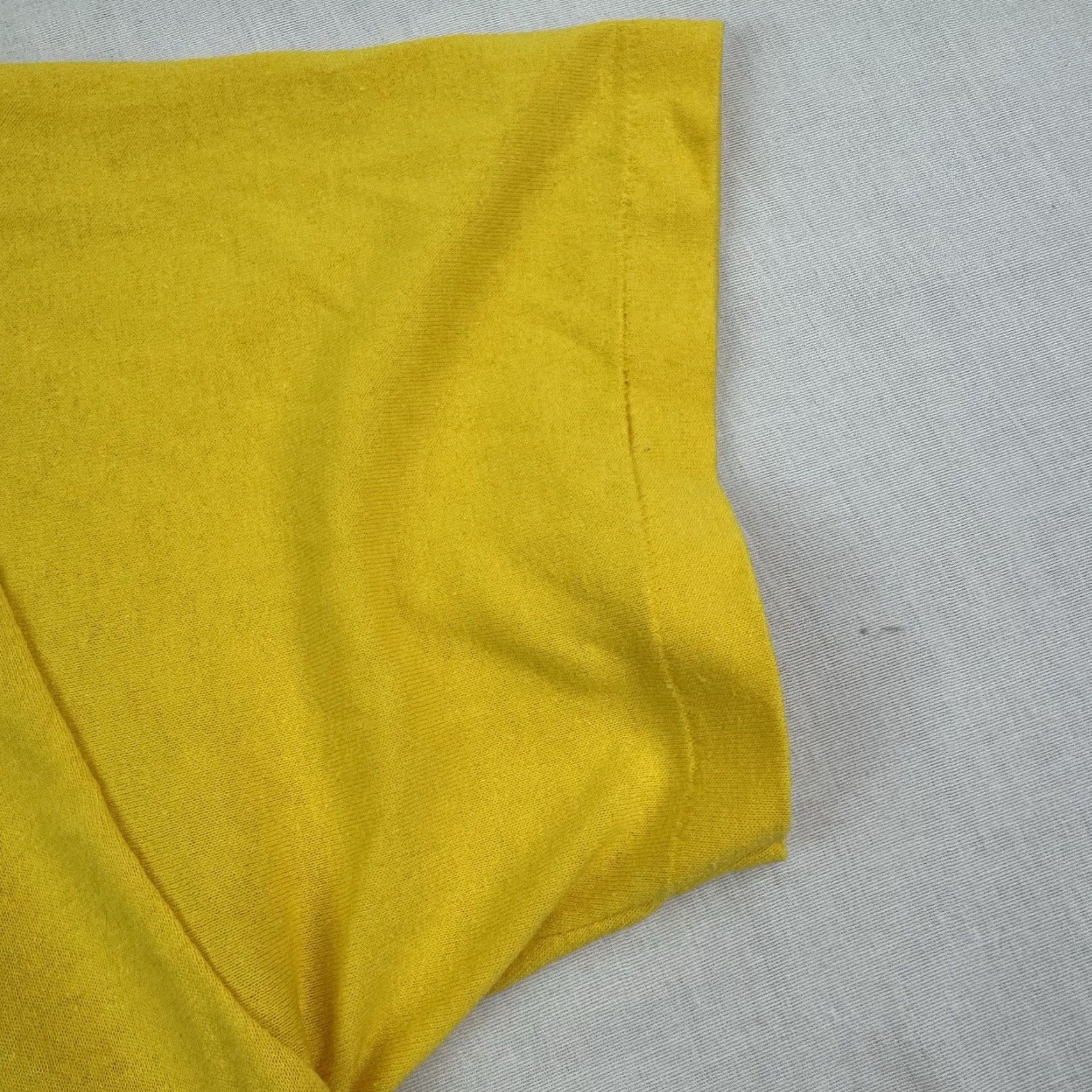 Vintage VINTAGE Stedman T-Shirt Surf Competition 80s Yellow XL Men Short Sleeve Crew Neck Beach Ocean USA Mens XL Surfing T-Shirt Size US XL / EU 56 / 4 - 3 Thumbnail
