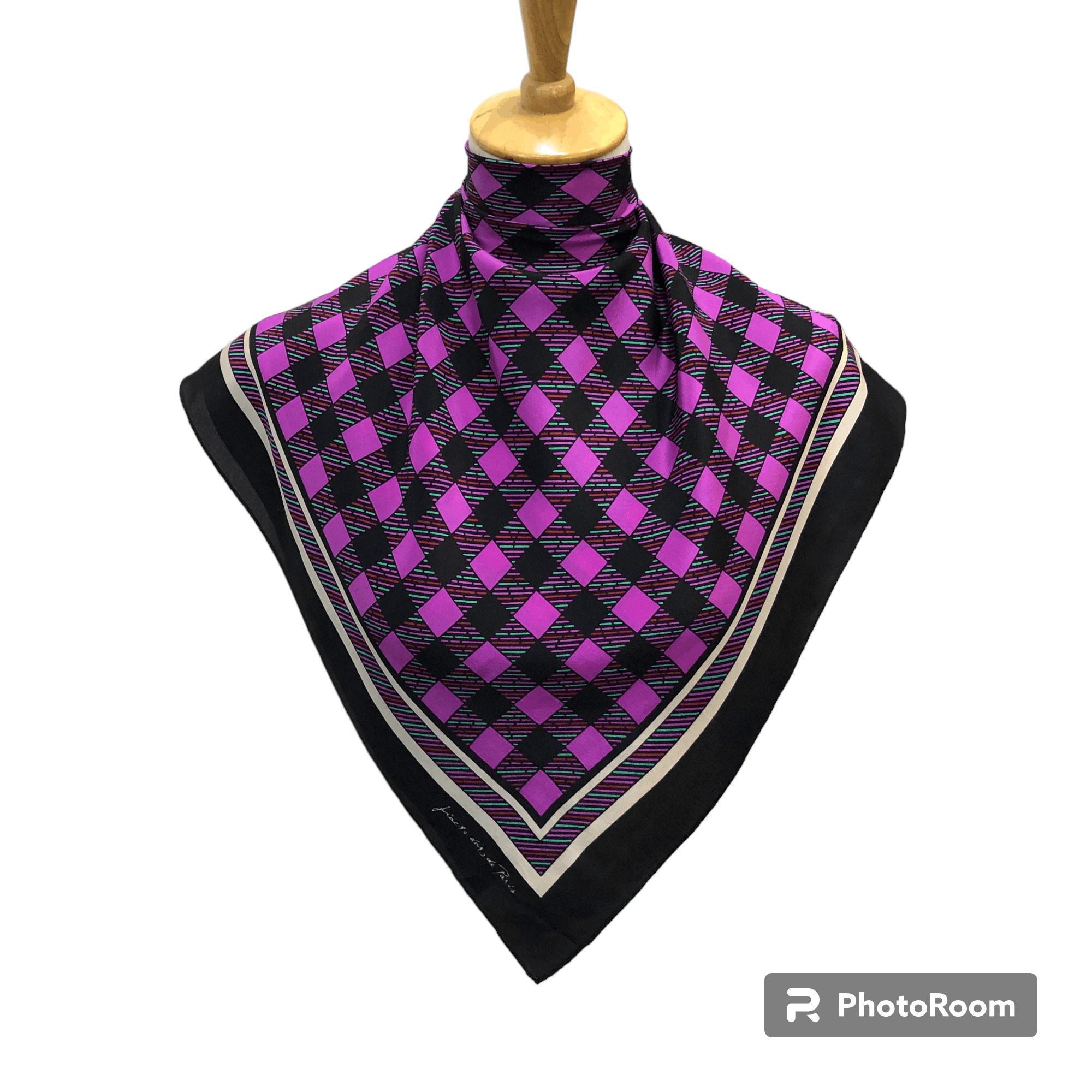 Vintage Vintage Luxury Checkered Hand Rolled Silk Scarf M1314 Size ONE SIZE - 1 Thumbnail