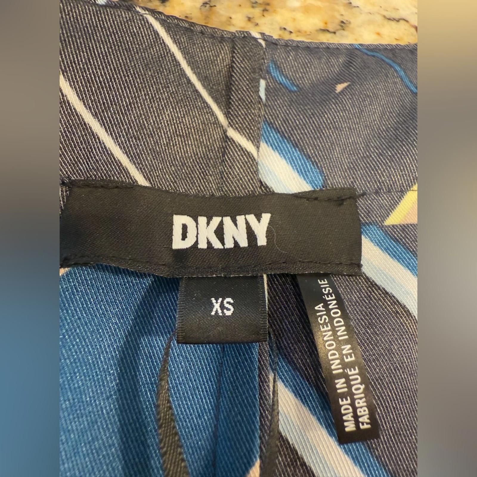 DKNY DKNY dressy tank top navy blue tan striped patchwork SZ XS Size XS / US 0-2 / IT 36-38 - 3 Thumbnail