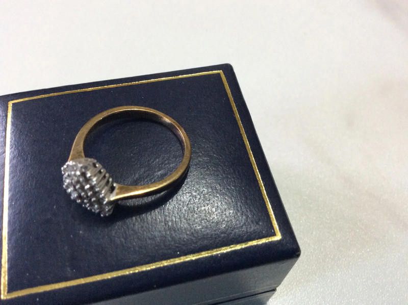 Other 9ct gold ladies diamond ring size O Size ONE SIZE - 5 Thumbnail