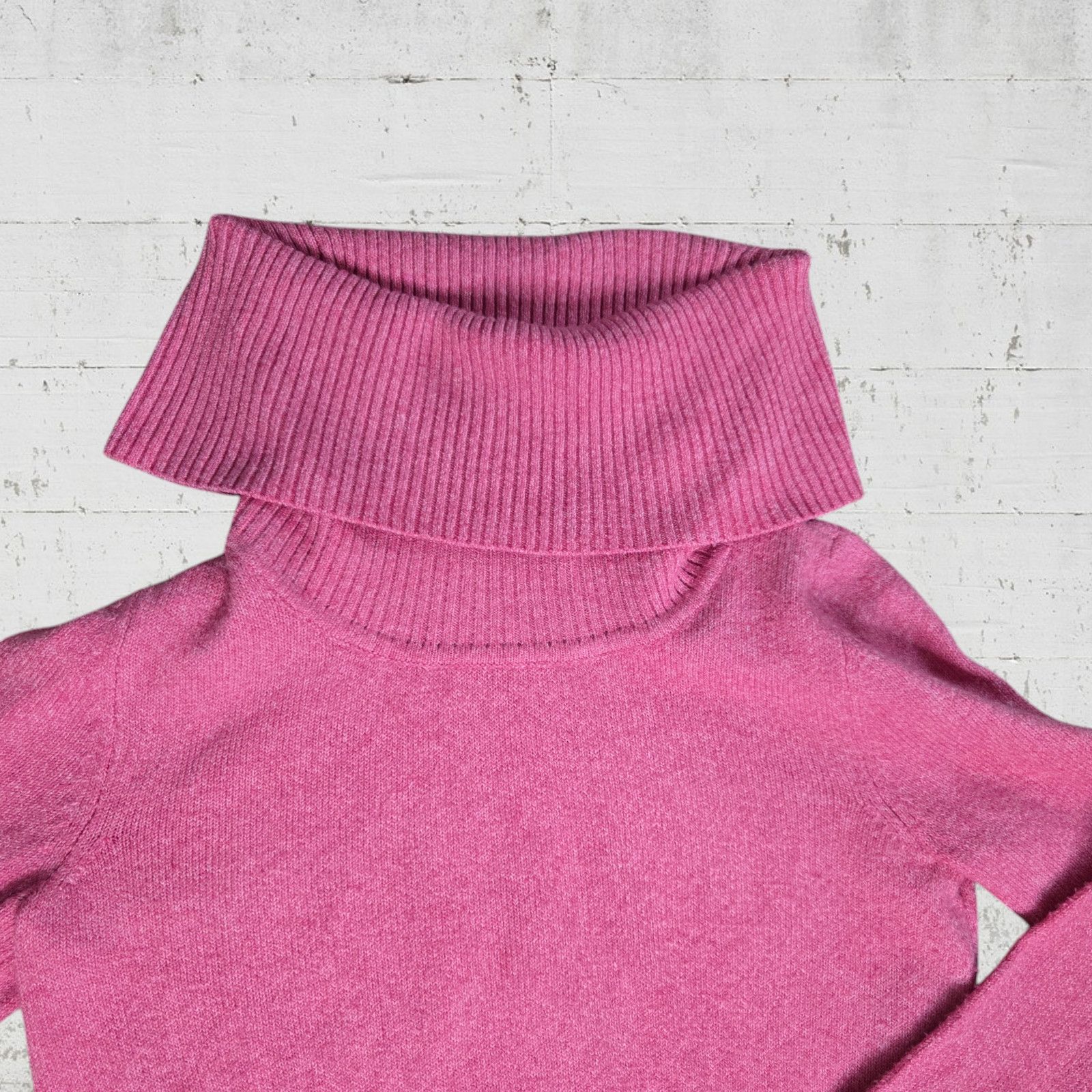 Other Tahari Pink Soft Turtleneck Sweater Size XS Size XS / US 0-2 / IT 36-38 - 3 Thumbnail