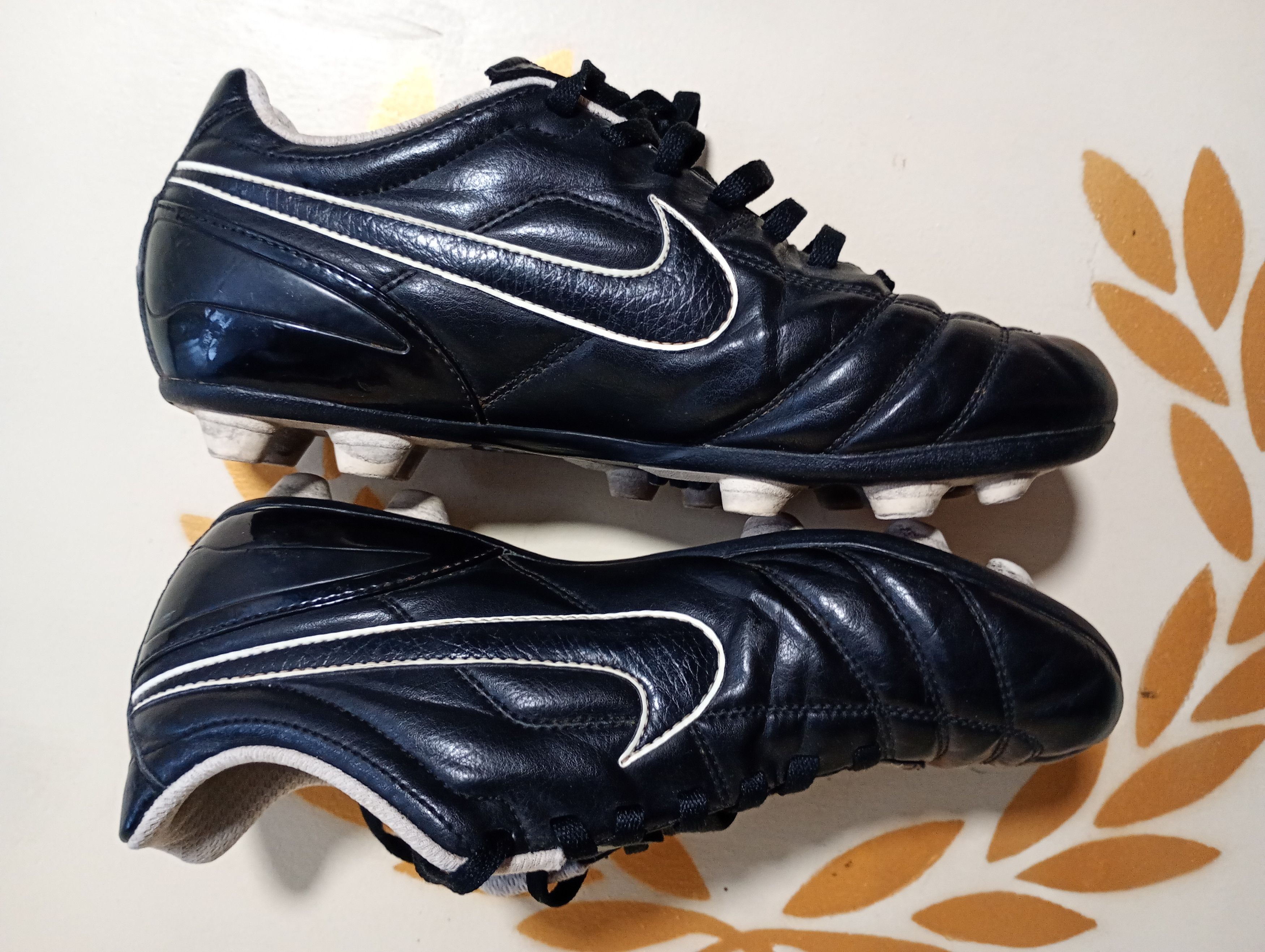 Nike 2009 Nike Tiempo Versatract Soccer Cleats Size US 8.5 Size US 8.5 / EU 41-42 - 10 Thumbnail