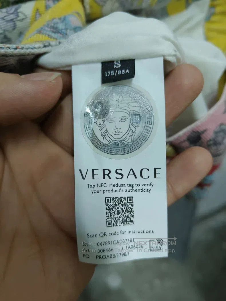 Versace Versace Reworked denim jacket full of flowers Size US S / EU 44-46 / 1 - 3 Thumbnail